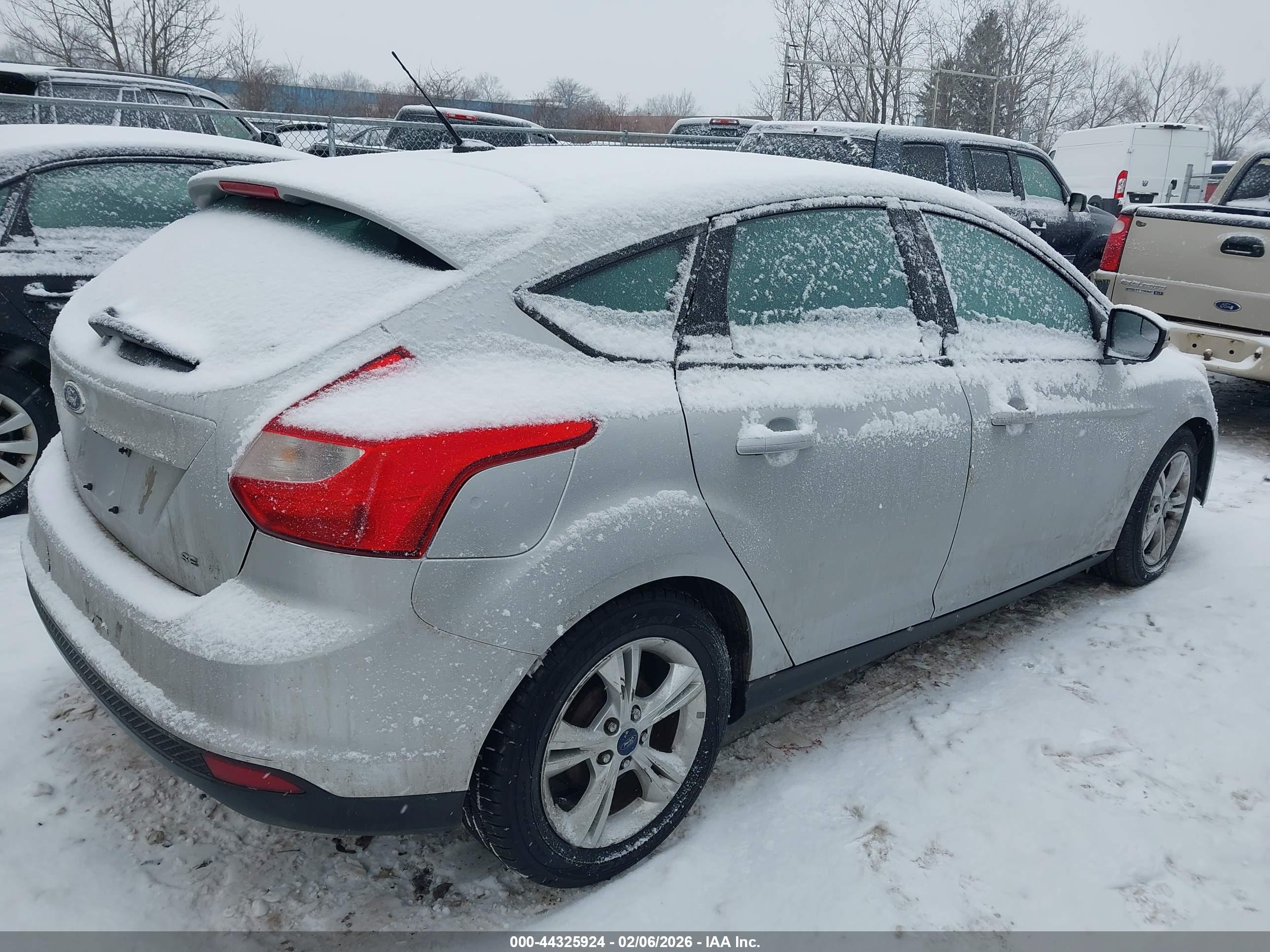 FORD FOCUS image 4
