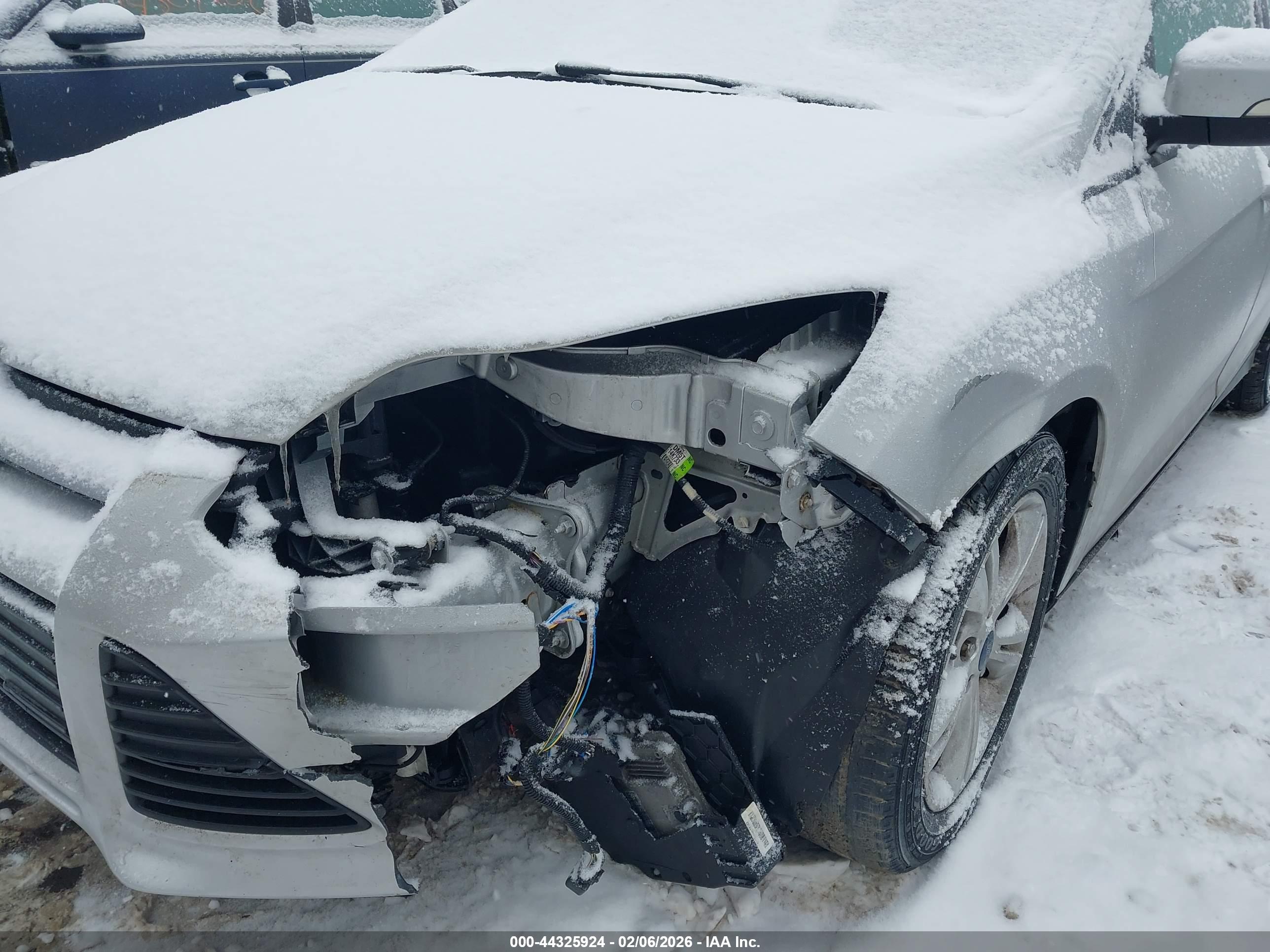 FORD FOCUS image 6