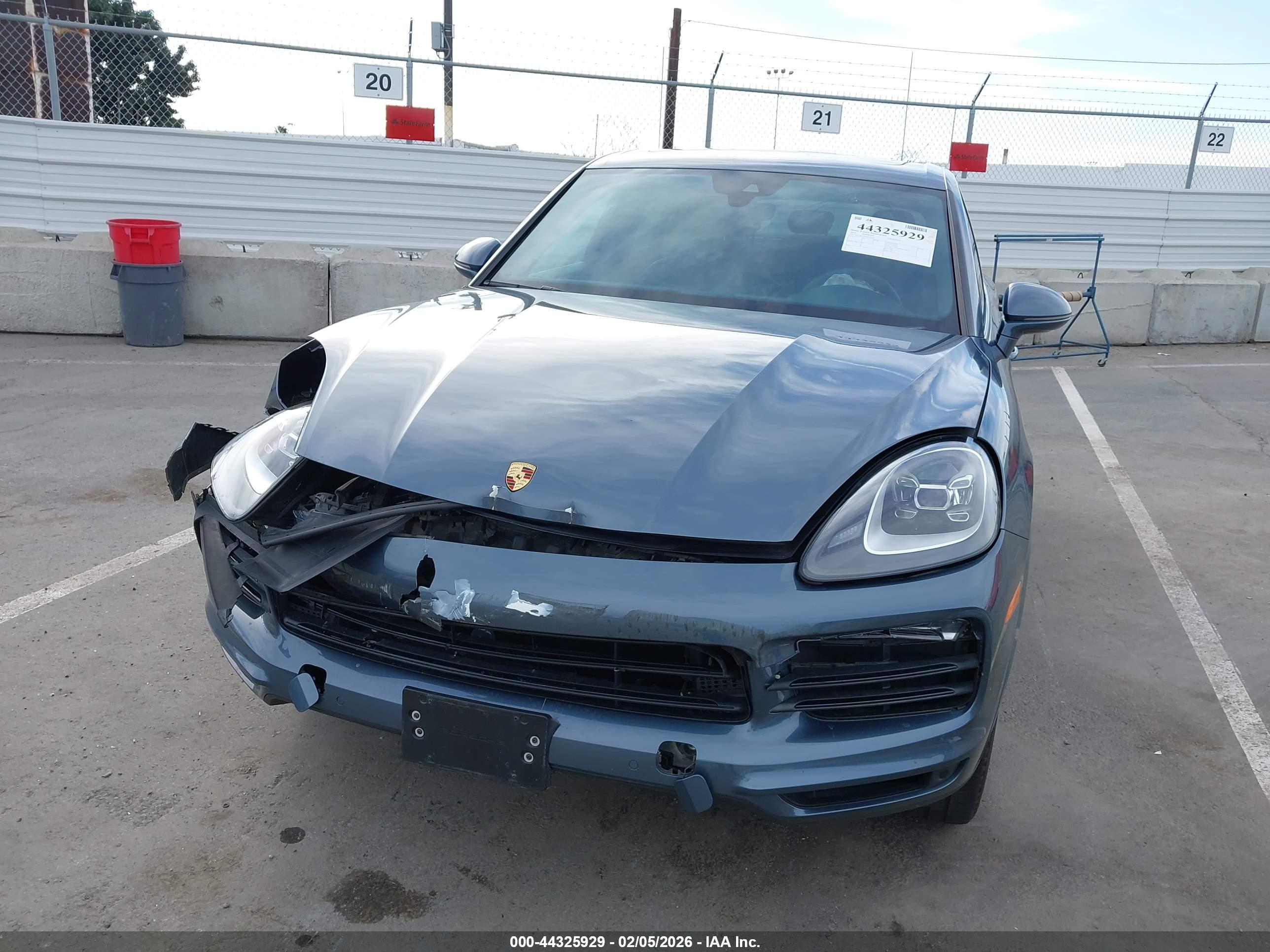 PORSCHE CAYENNE image 6