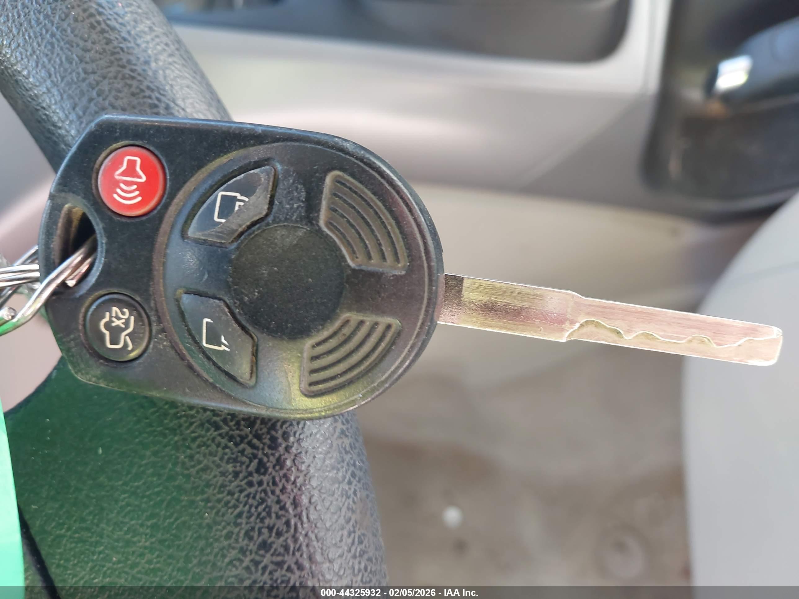 FORD ESCAPE image 11