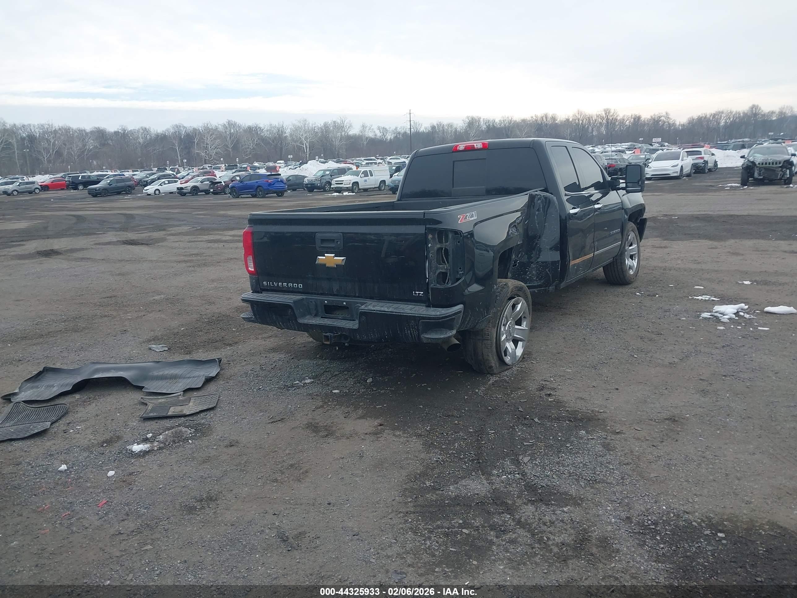 CHEVROLET SILVERADO image 4