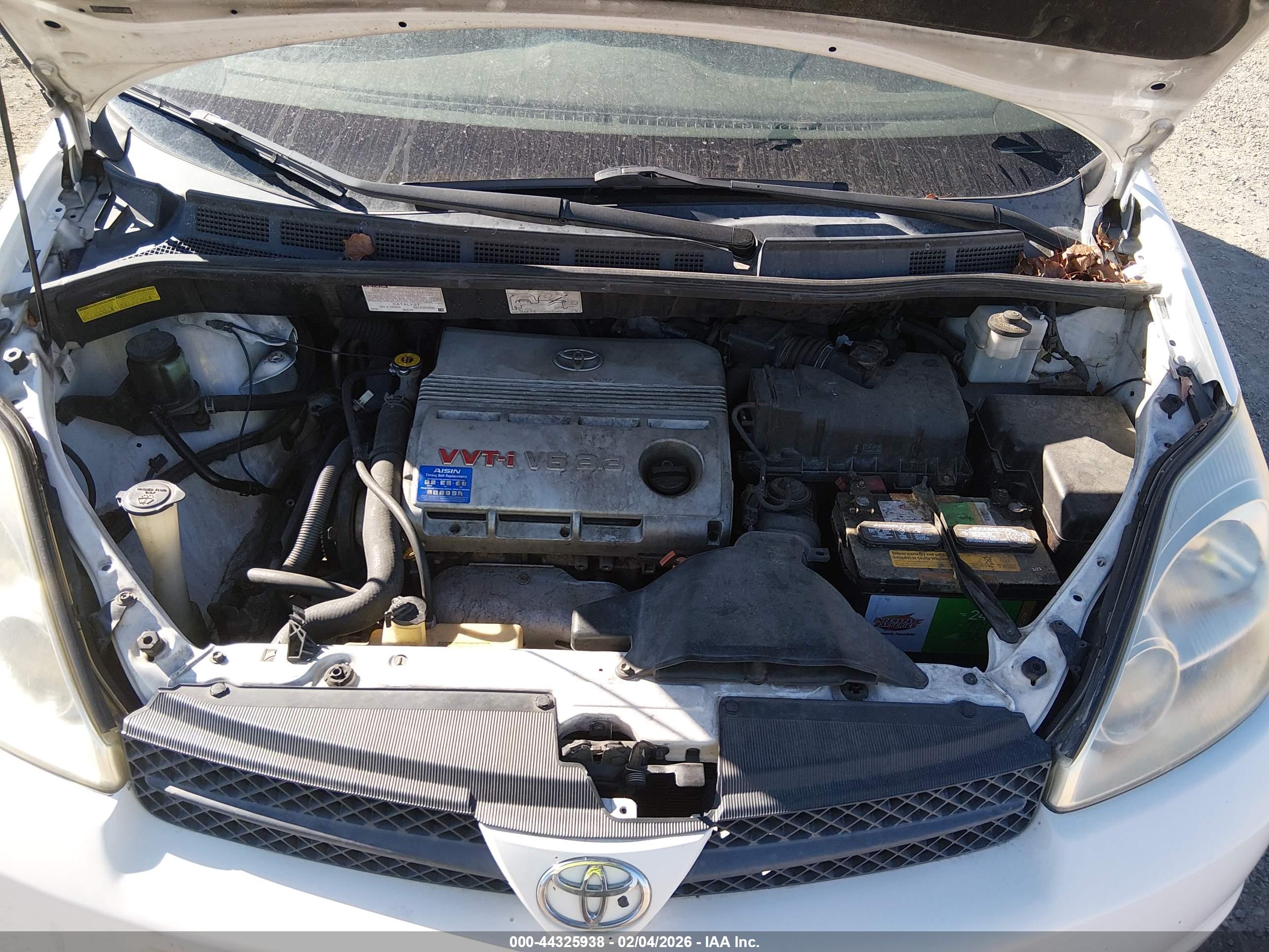 TOYOTA SIENNA image 10