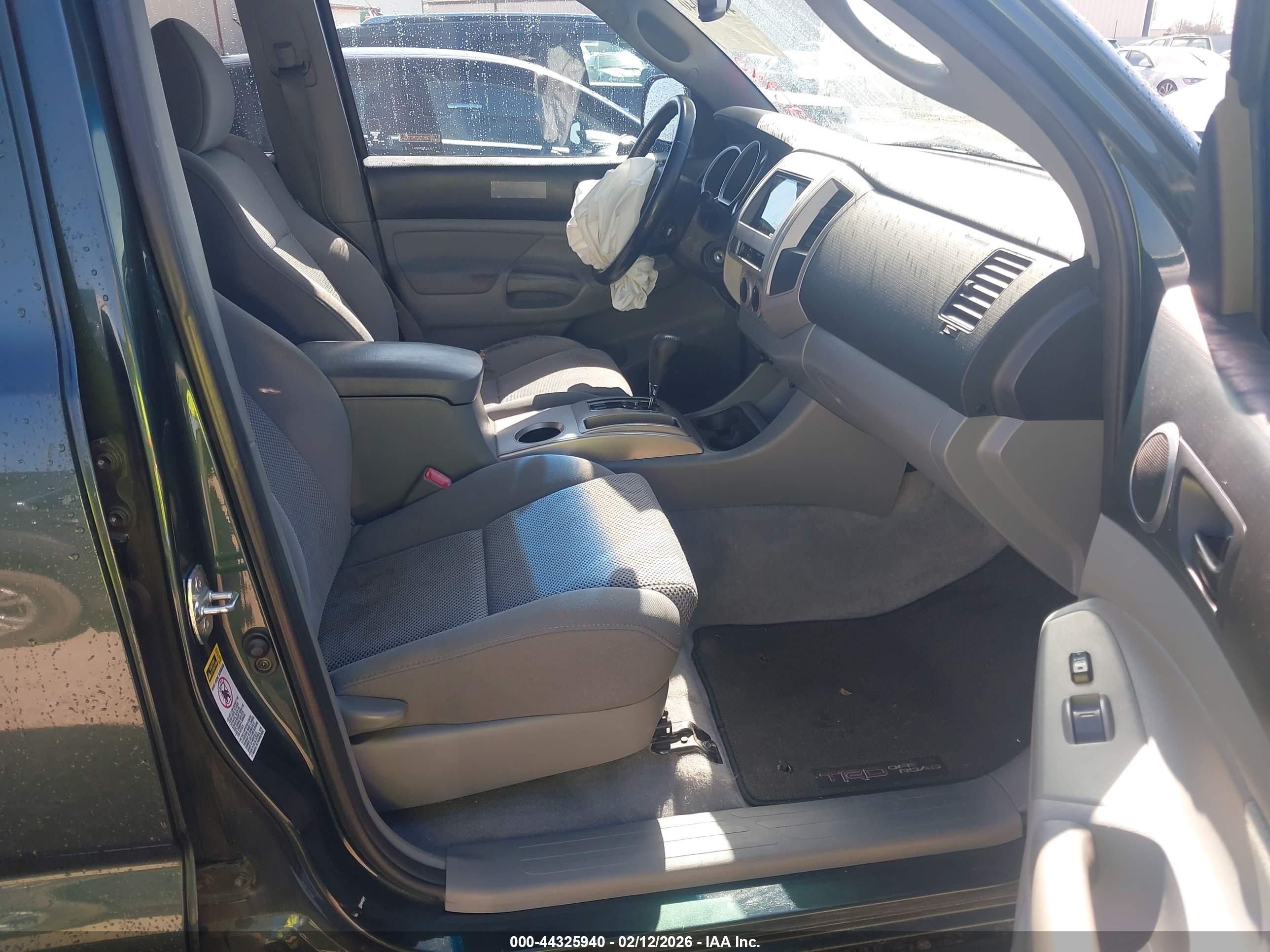 TOYOTA TACOMA image 5
