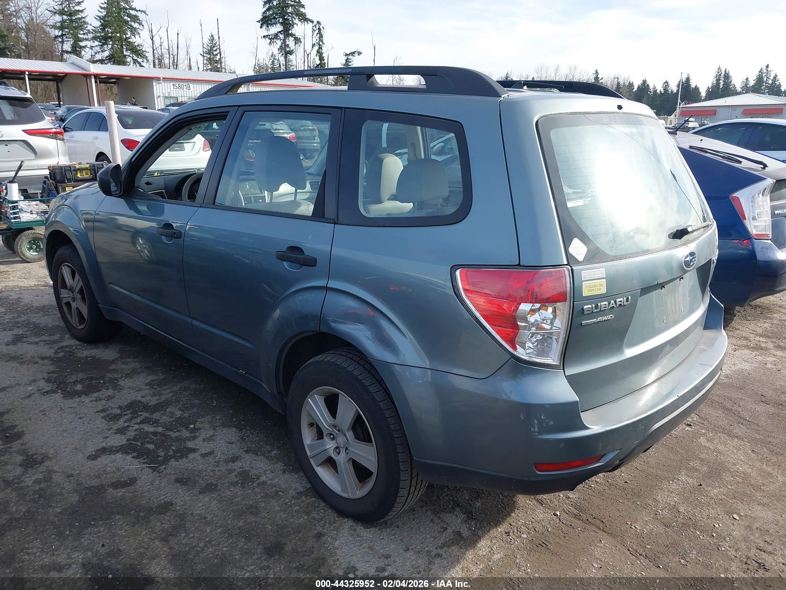 SUBARU FORESTER image 3