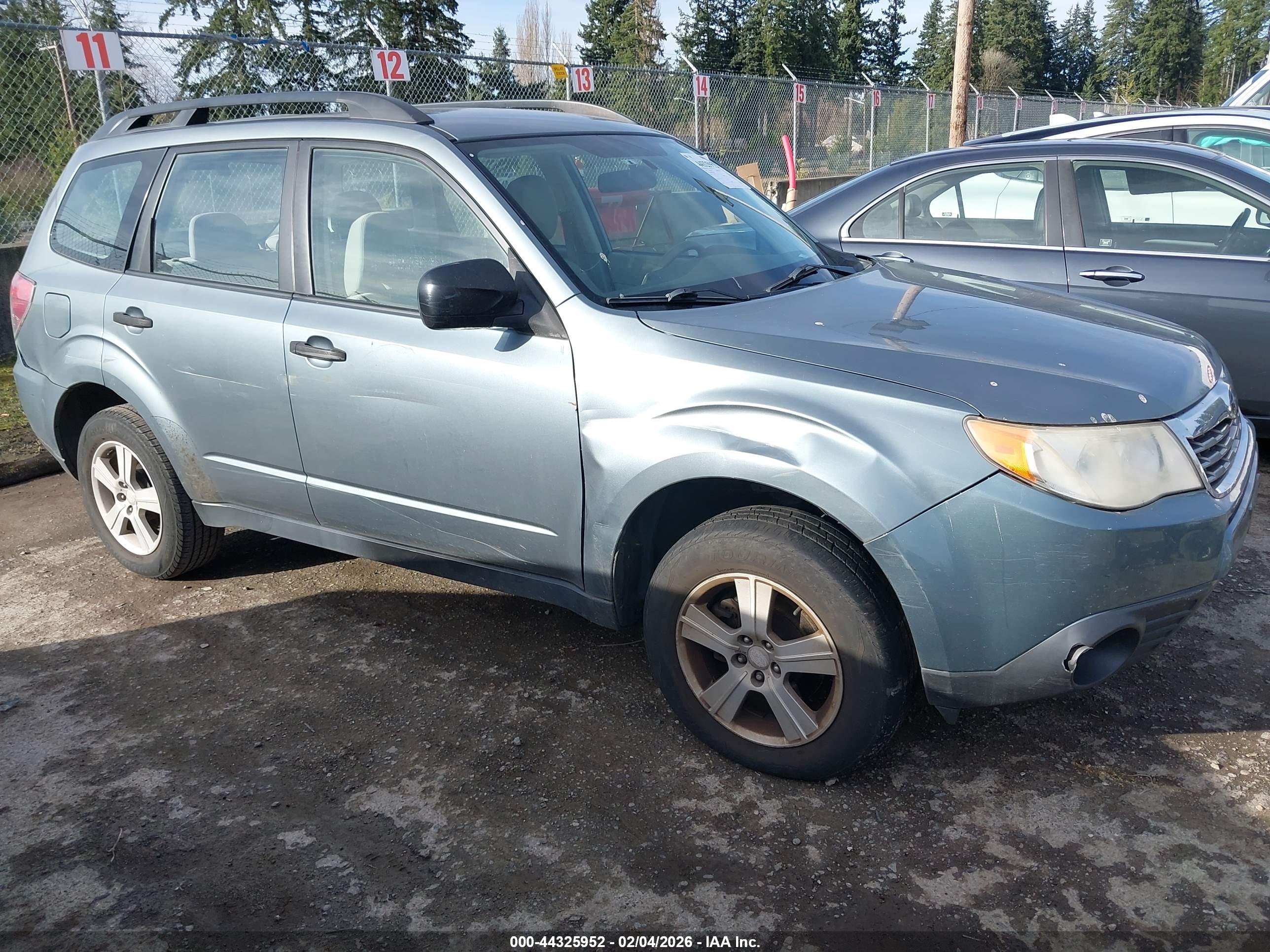 SUBARU FORESTER image 6