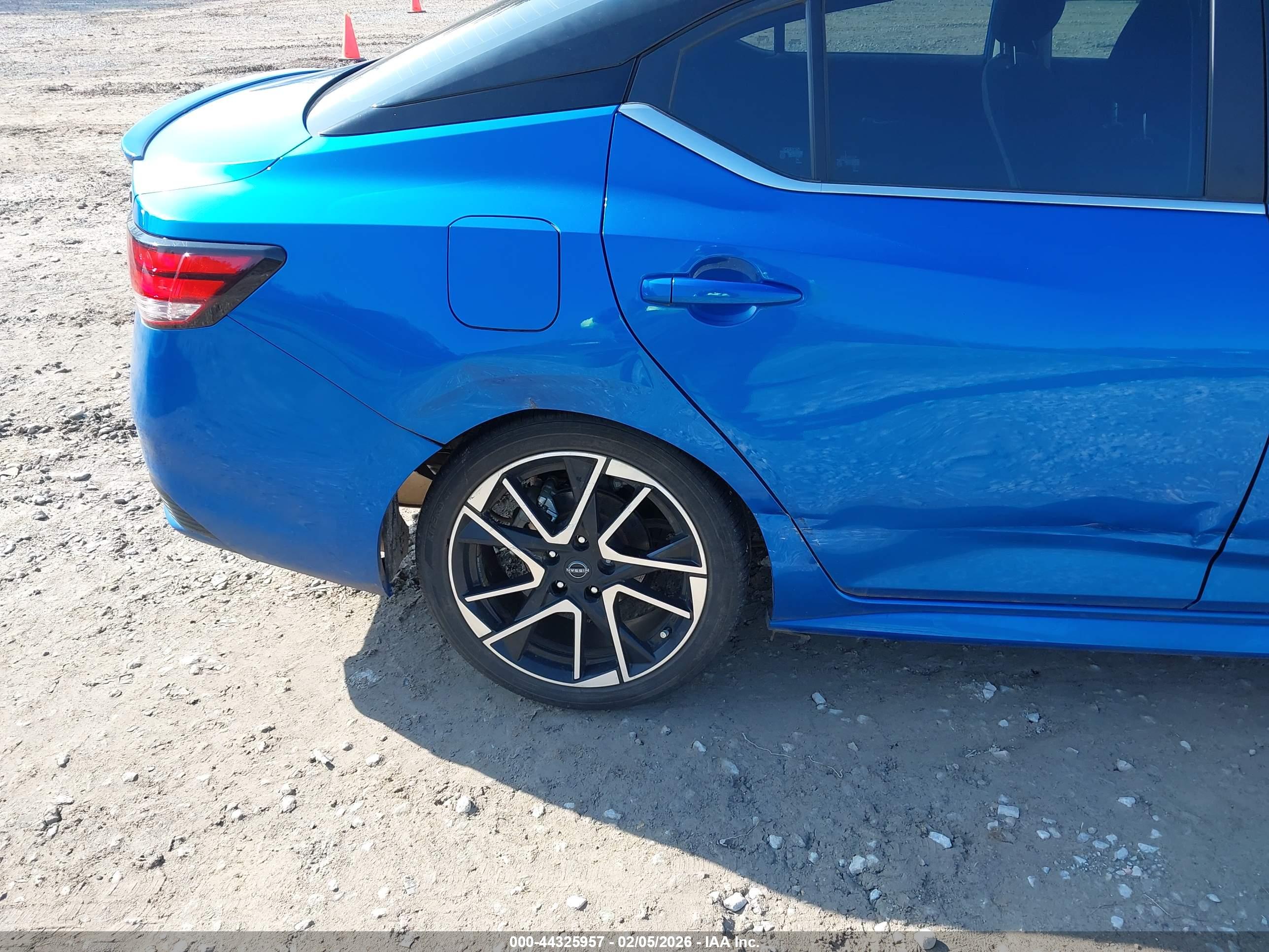 NISSAN SENTRA image 6