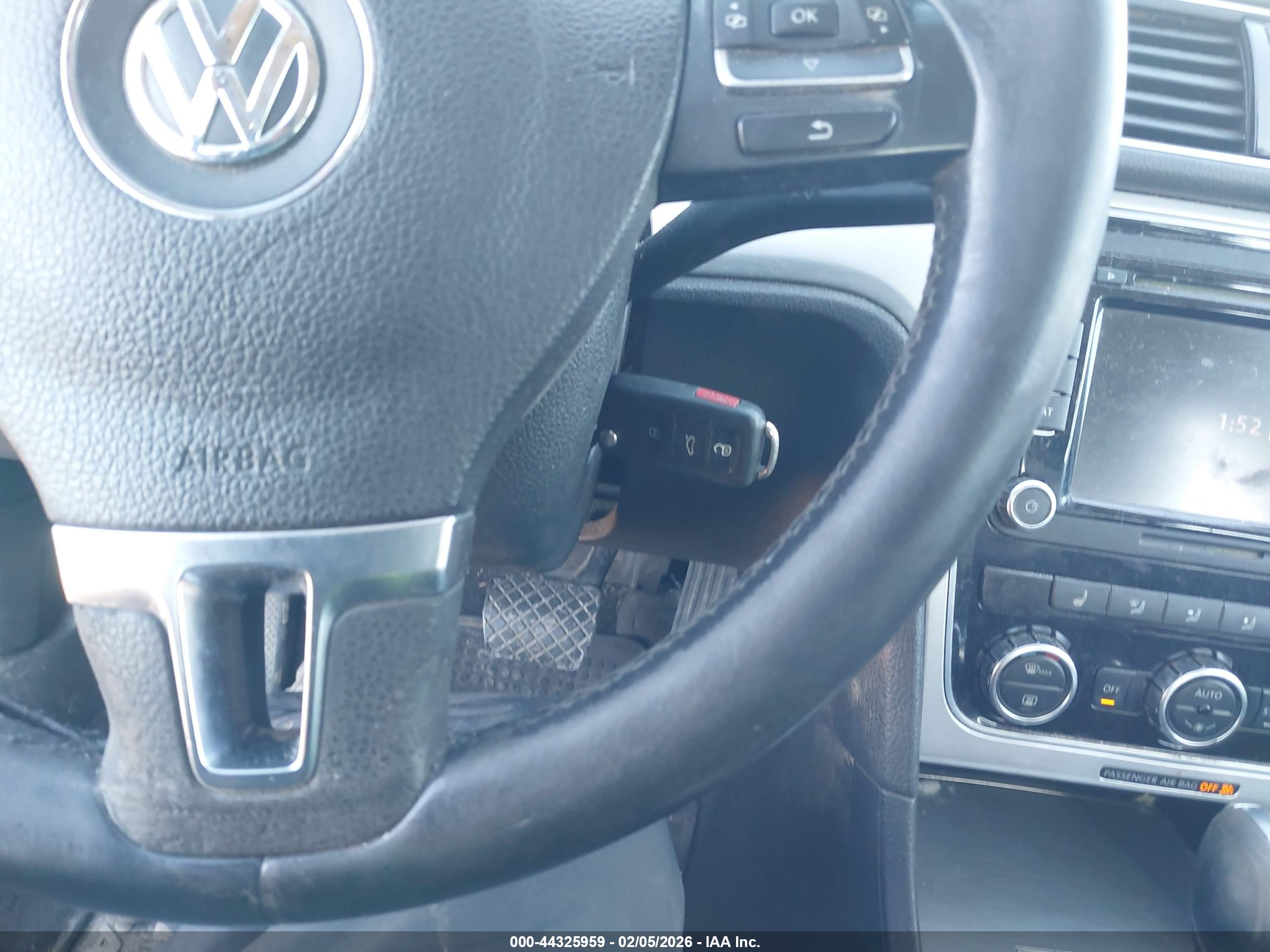 VOLKSWAGEN PASSAT image 11