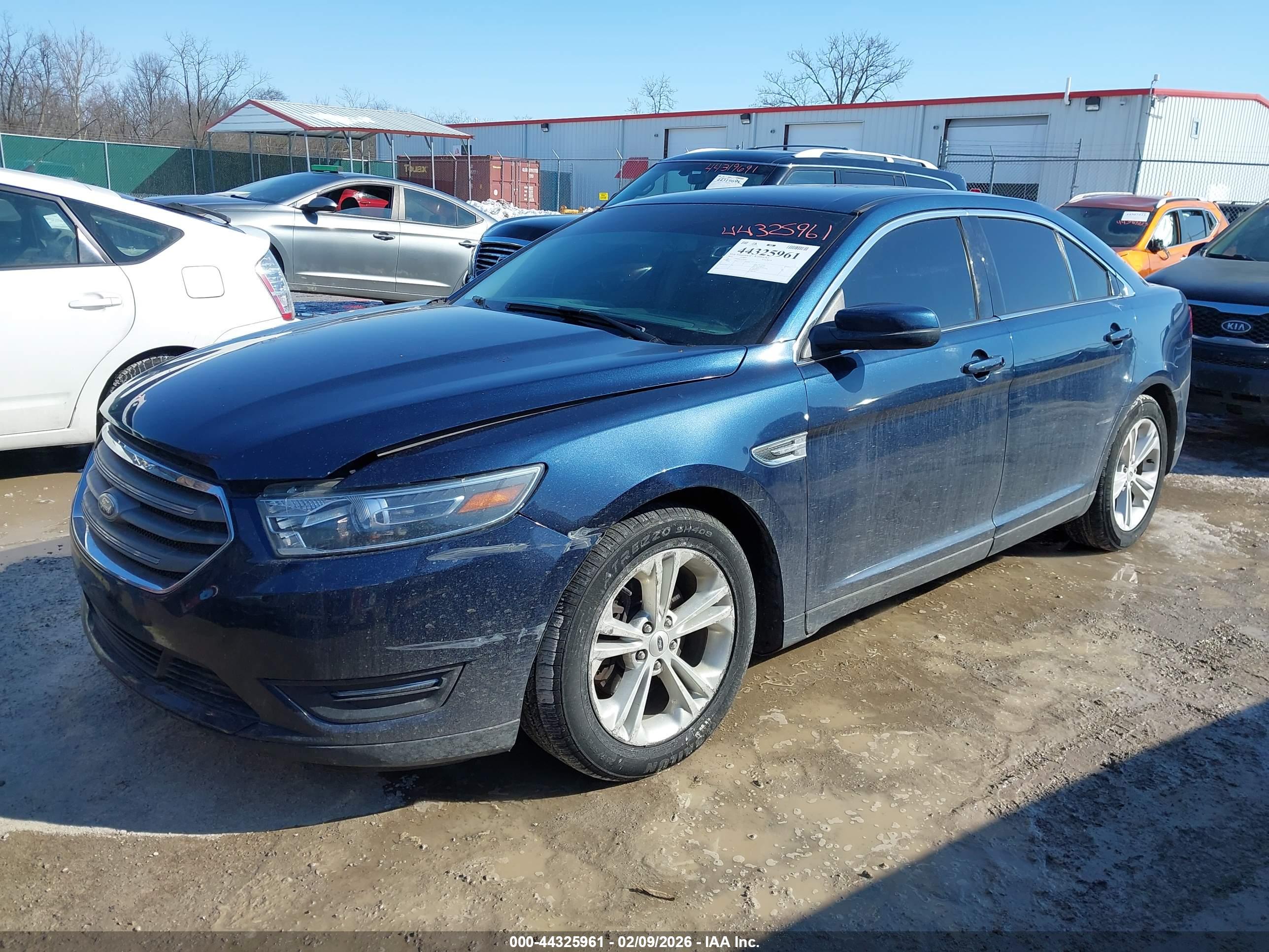 FORD TAURUS image 2