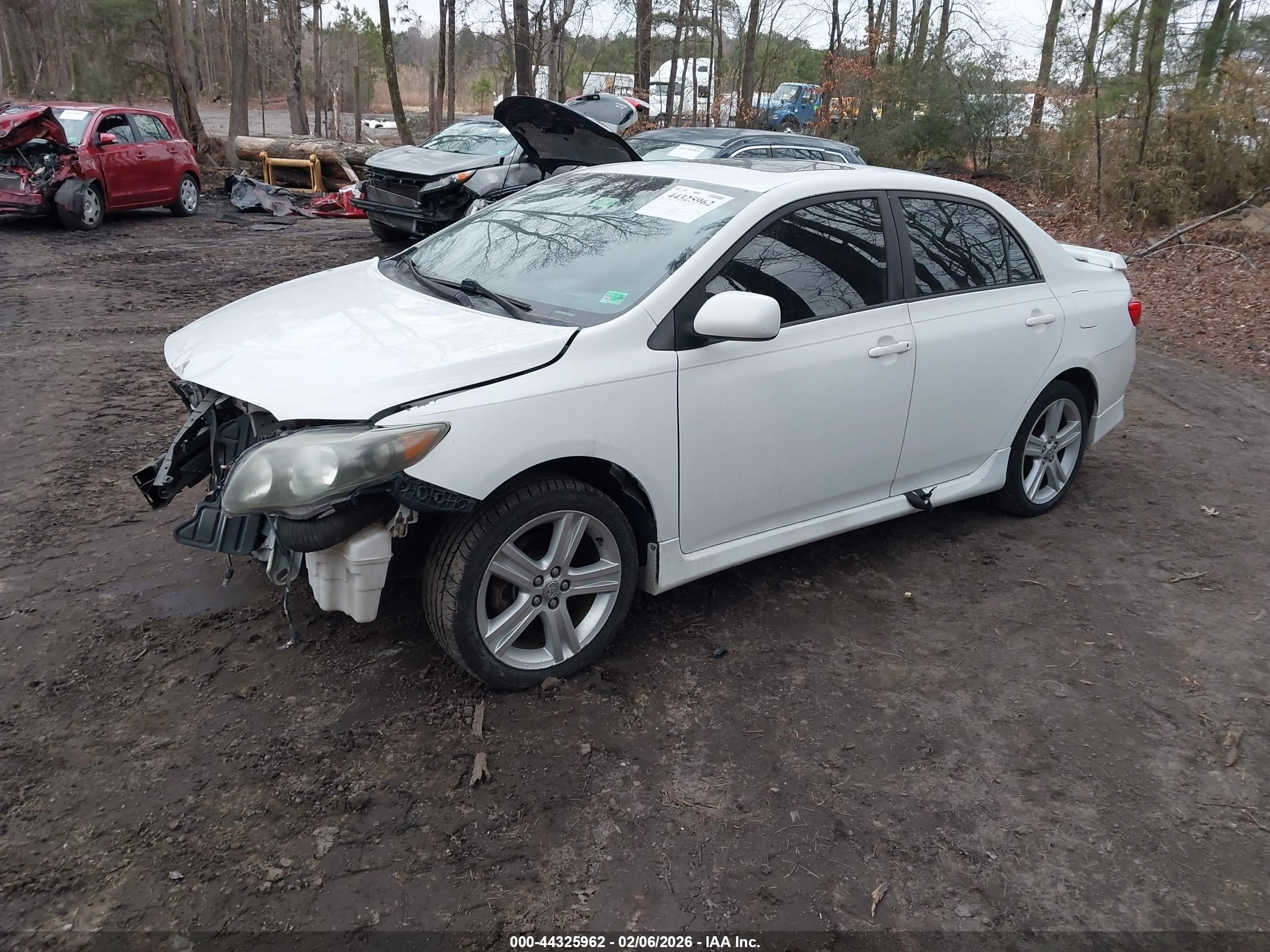TOYOTA COROLLA image 2