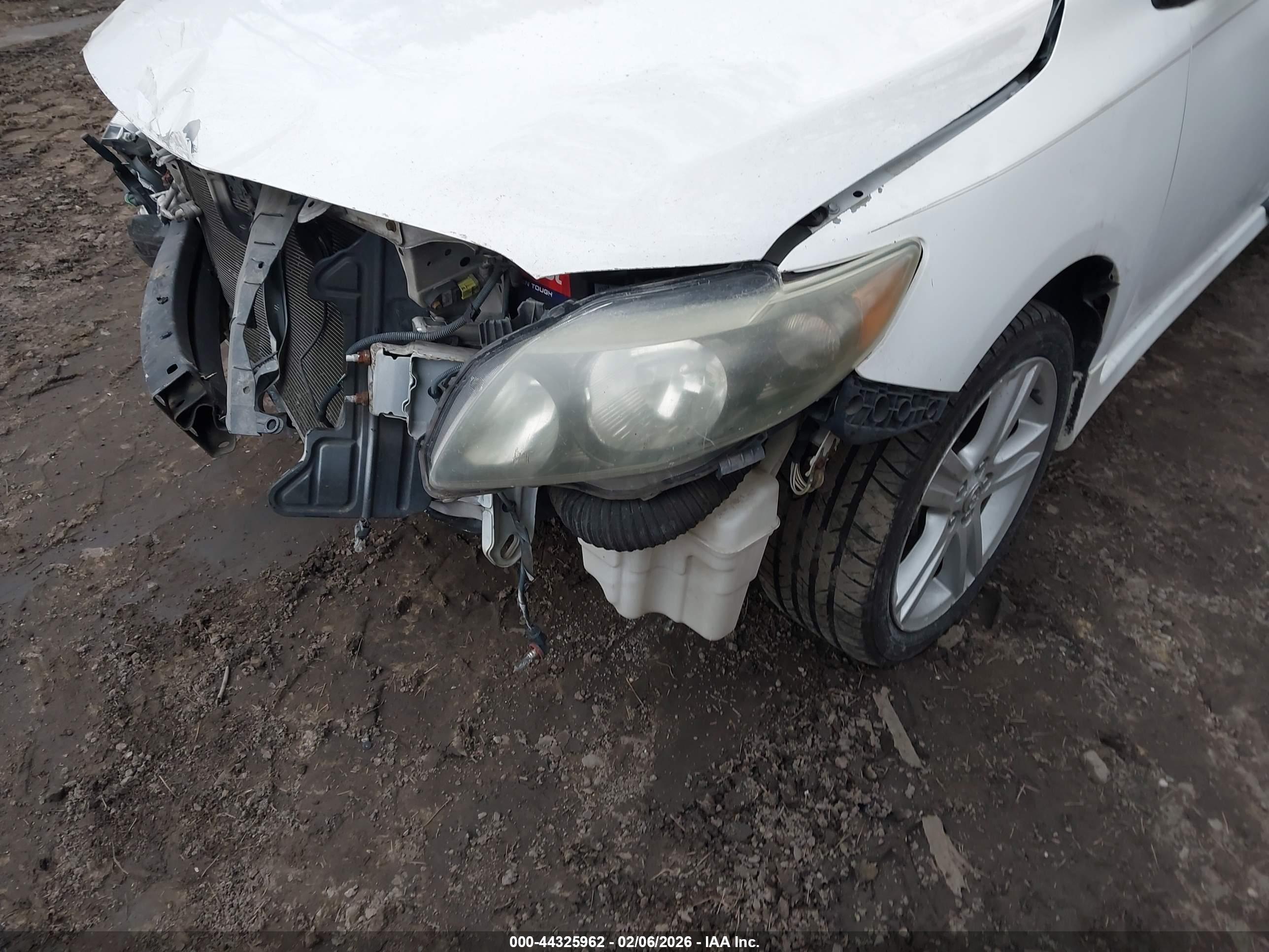 TOYOTA COROLLA image 6