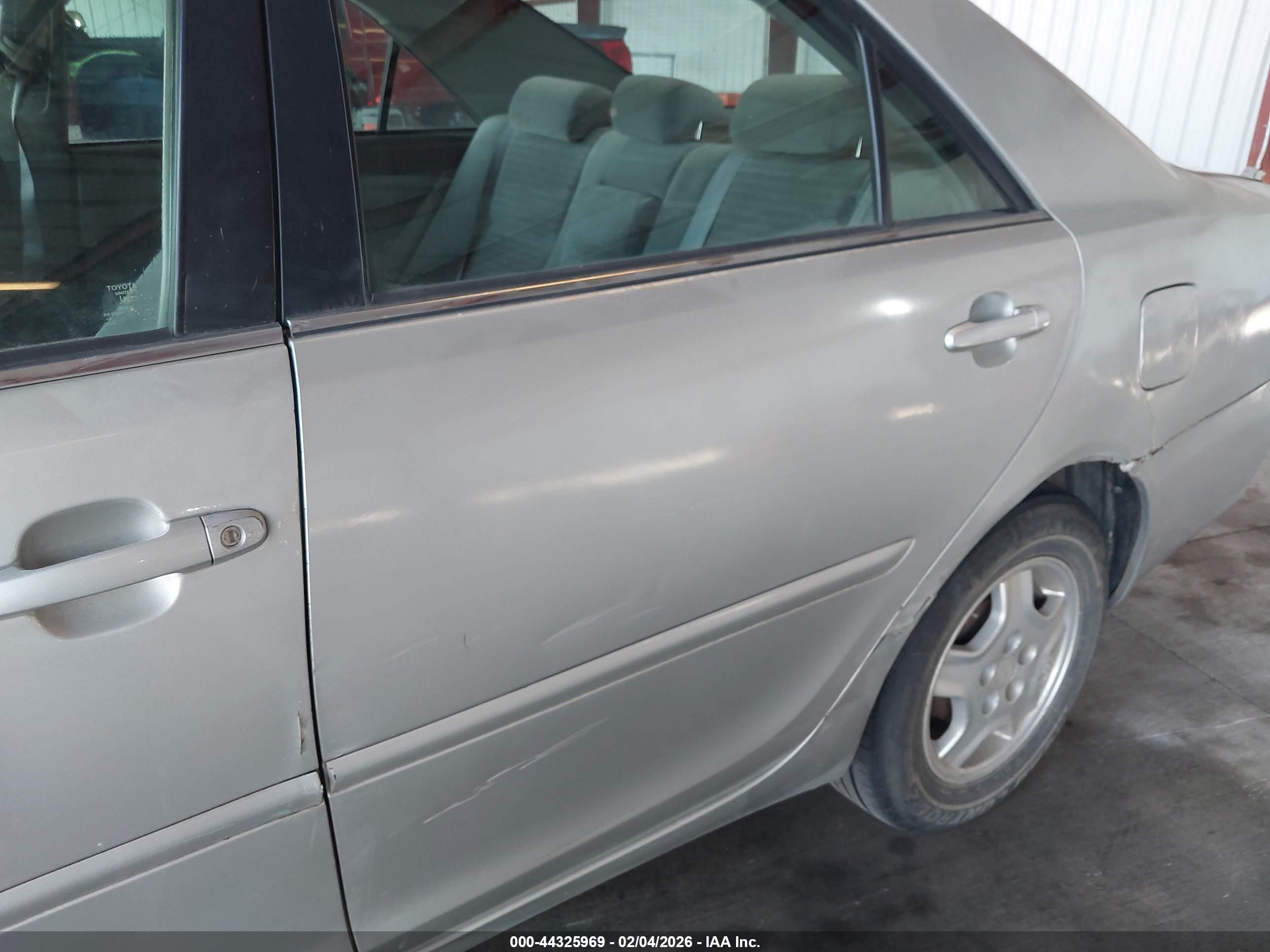 TOYOTA CAMRY image 6
