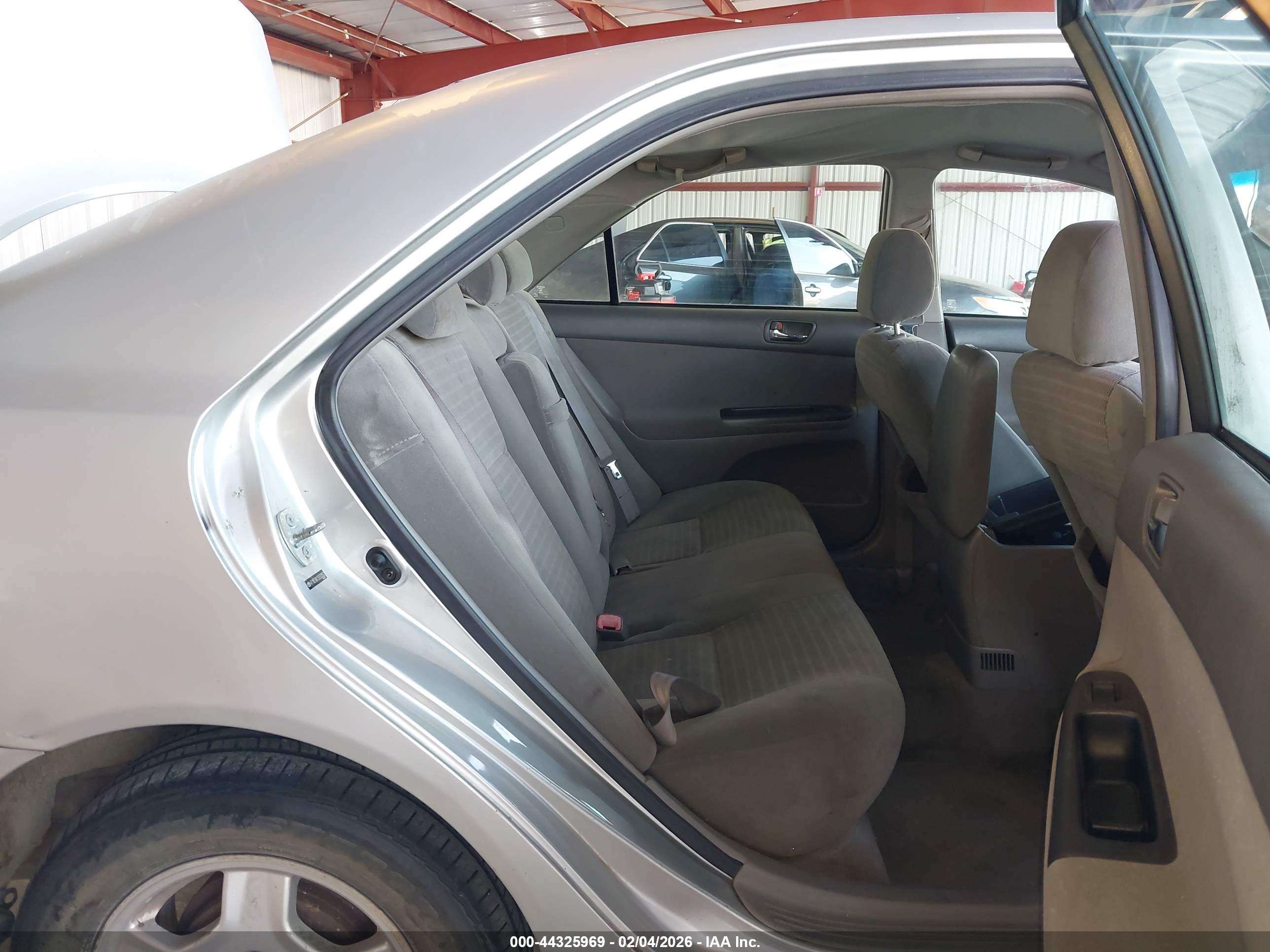 TOYOTA CAMRY image 8