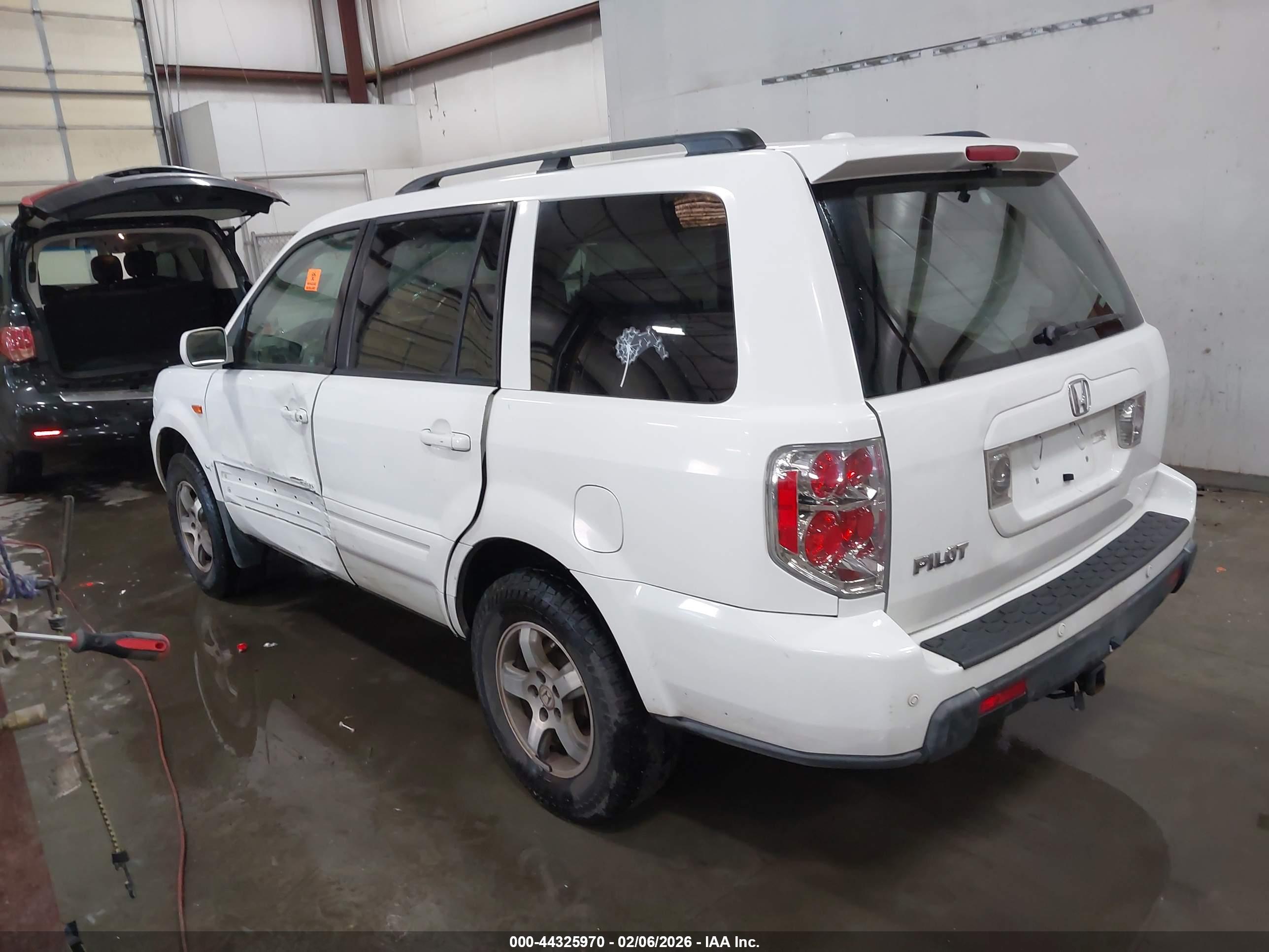 HONDA PILOT image 3