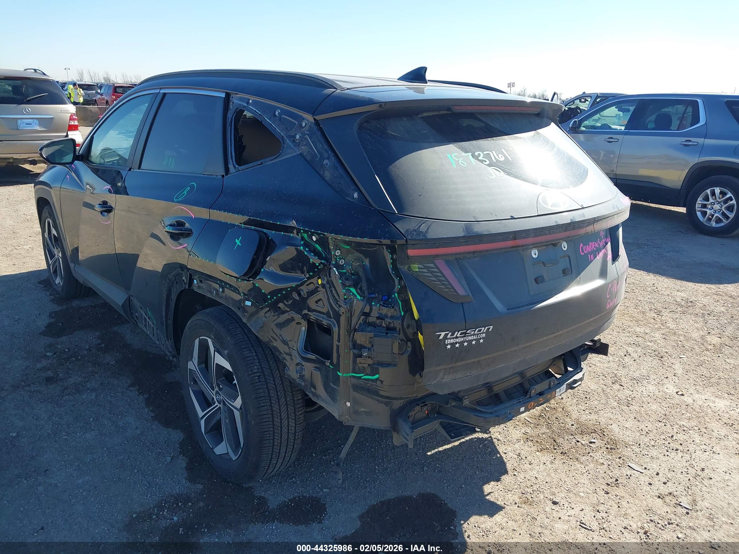 HYUNDAI TUCSON image 3