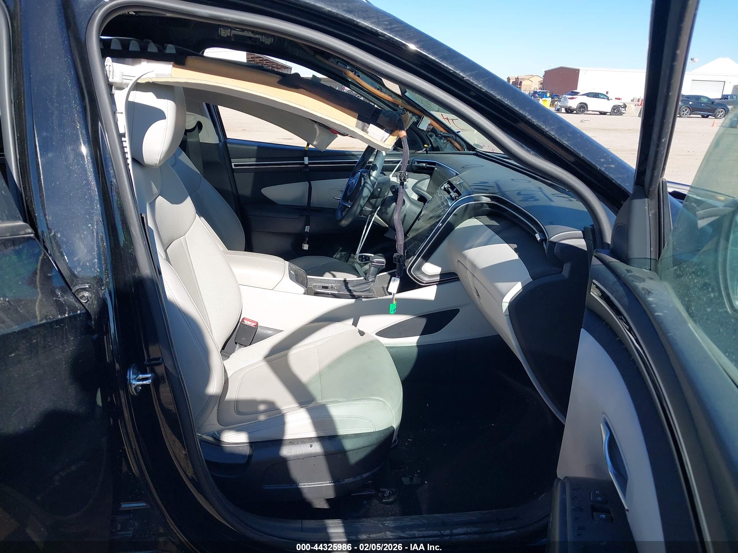 HYUNDAI TUCSON image 5