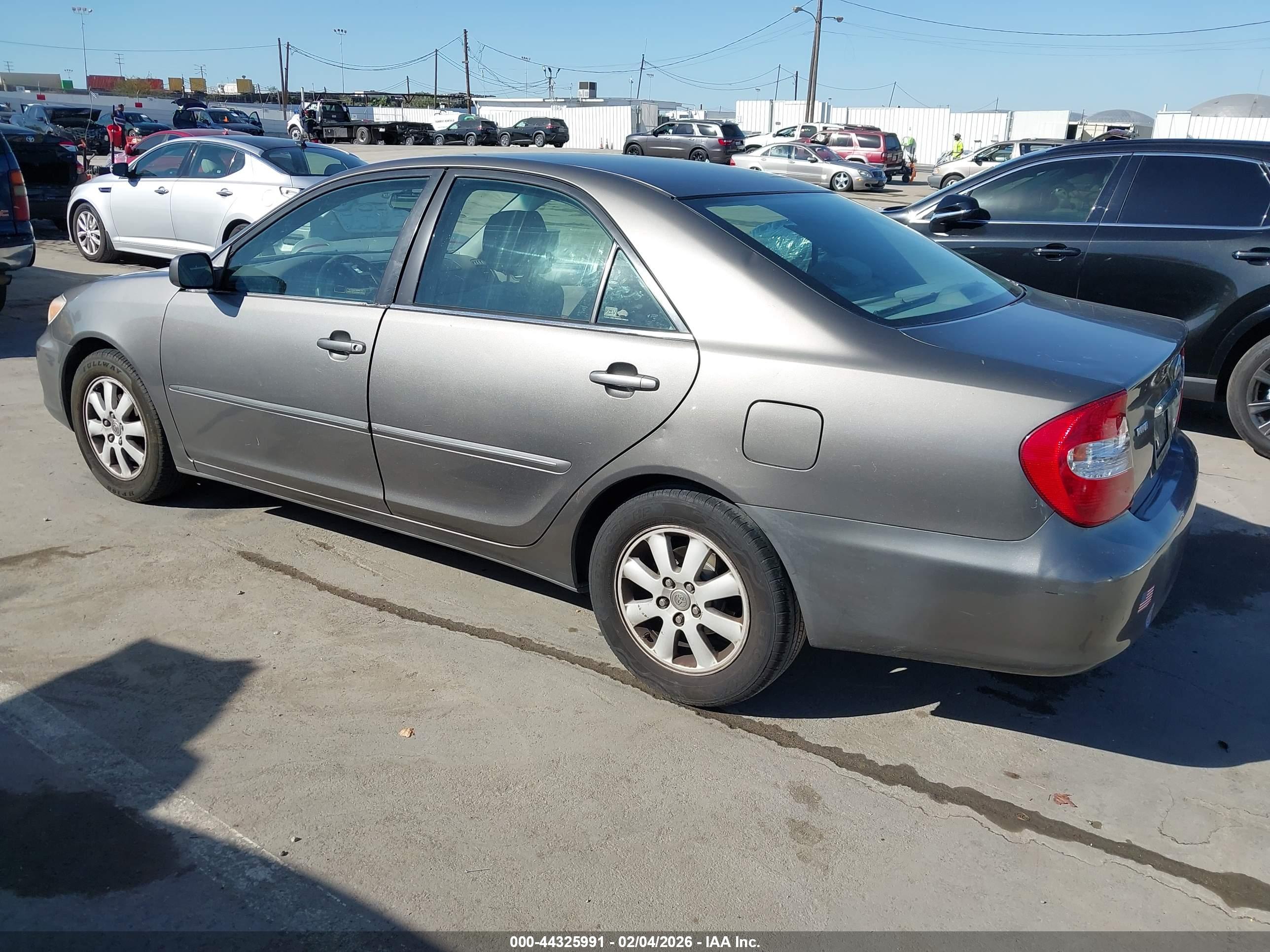TOYOTA CAMRY image 3