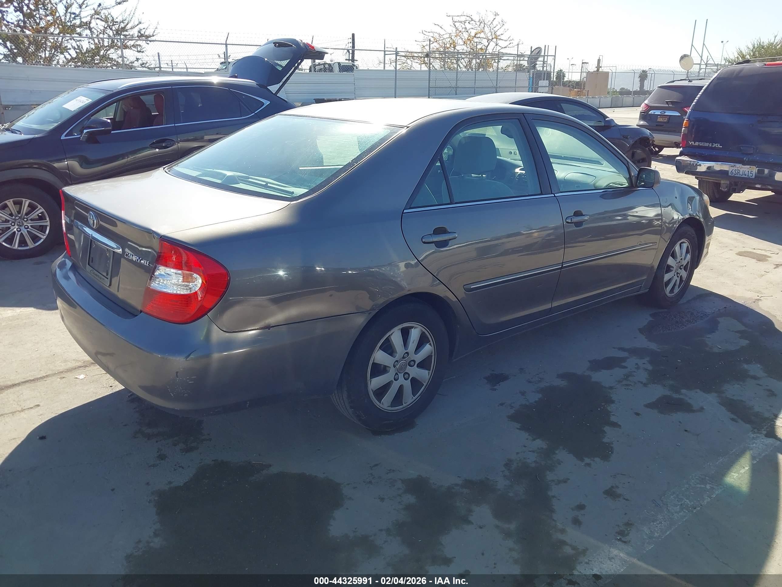 TOYOTA CAMRY image 4