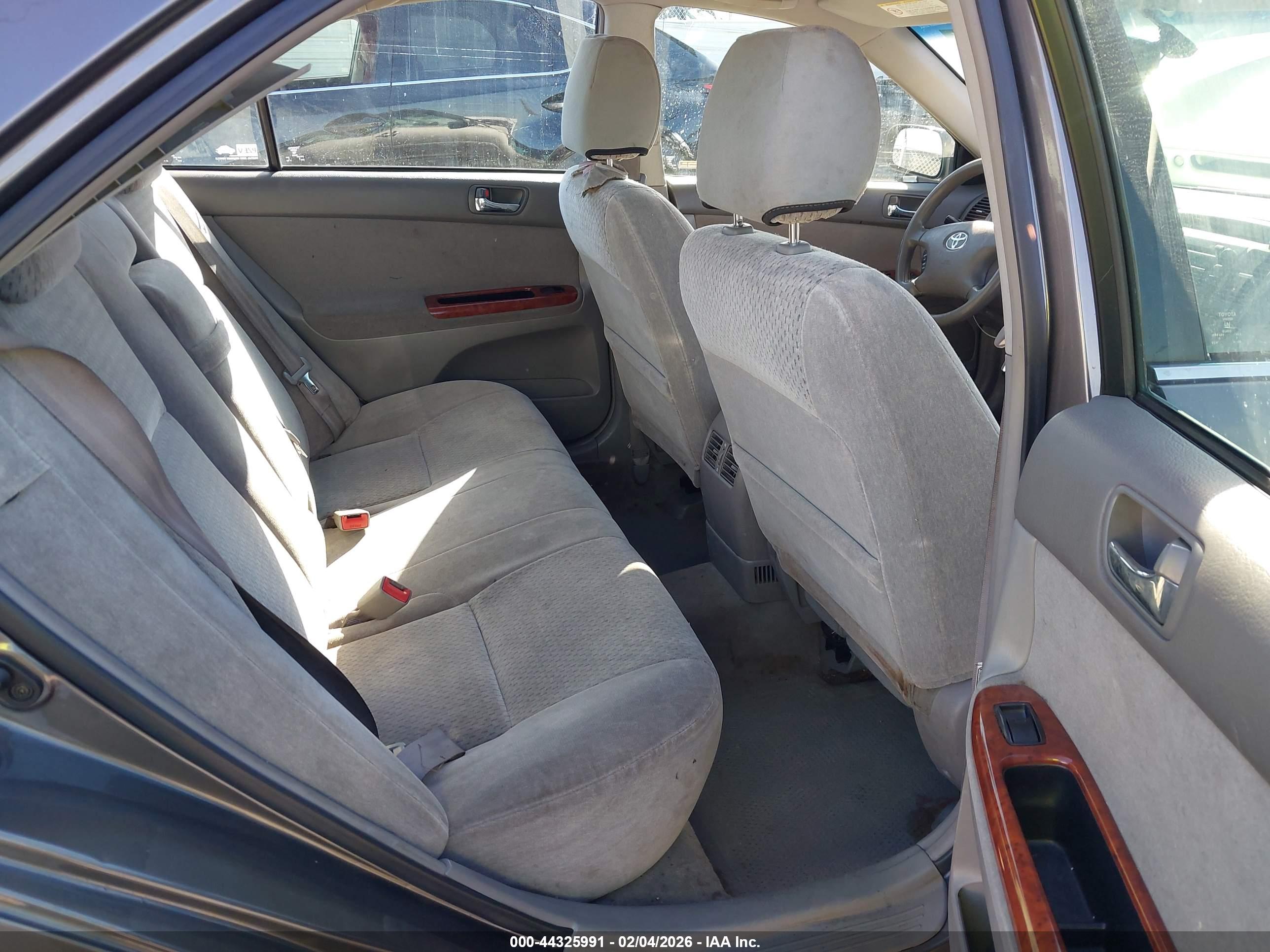TOYOTA CAMRY image 8