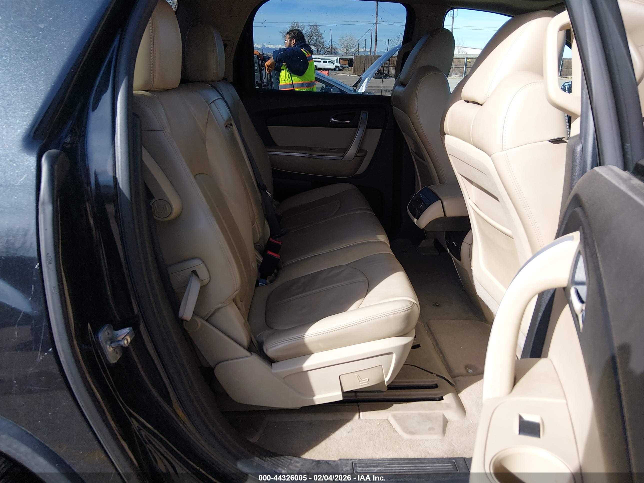 GMC ACADIA image 8