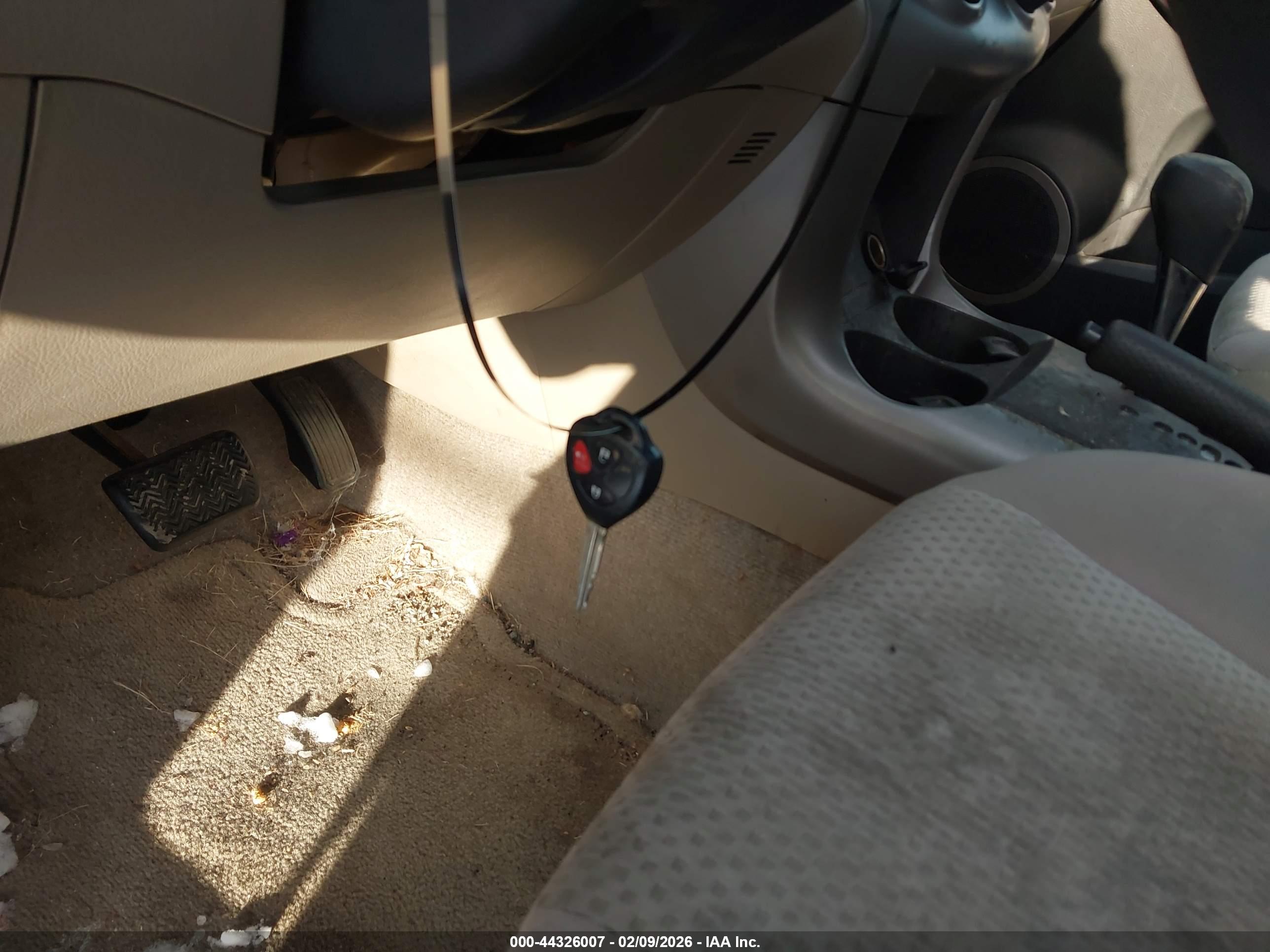 TOYOTA RAV4 image 11