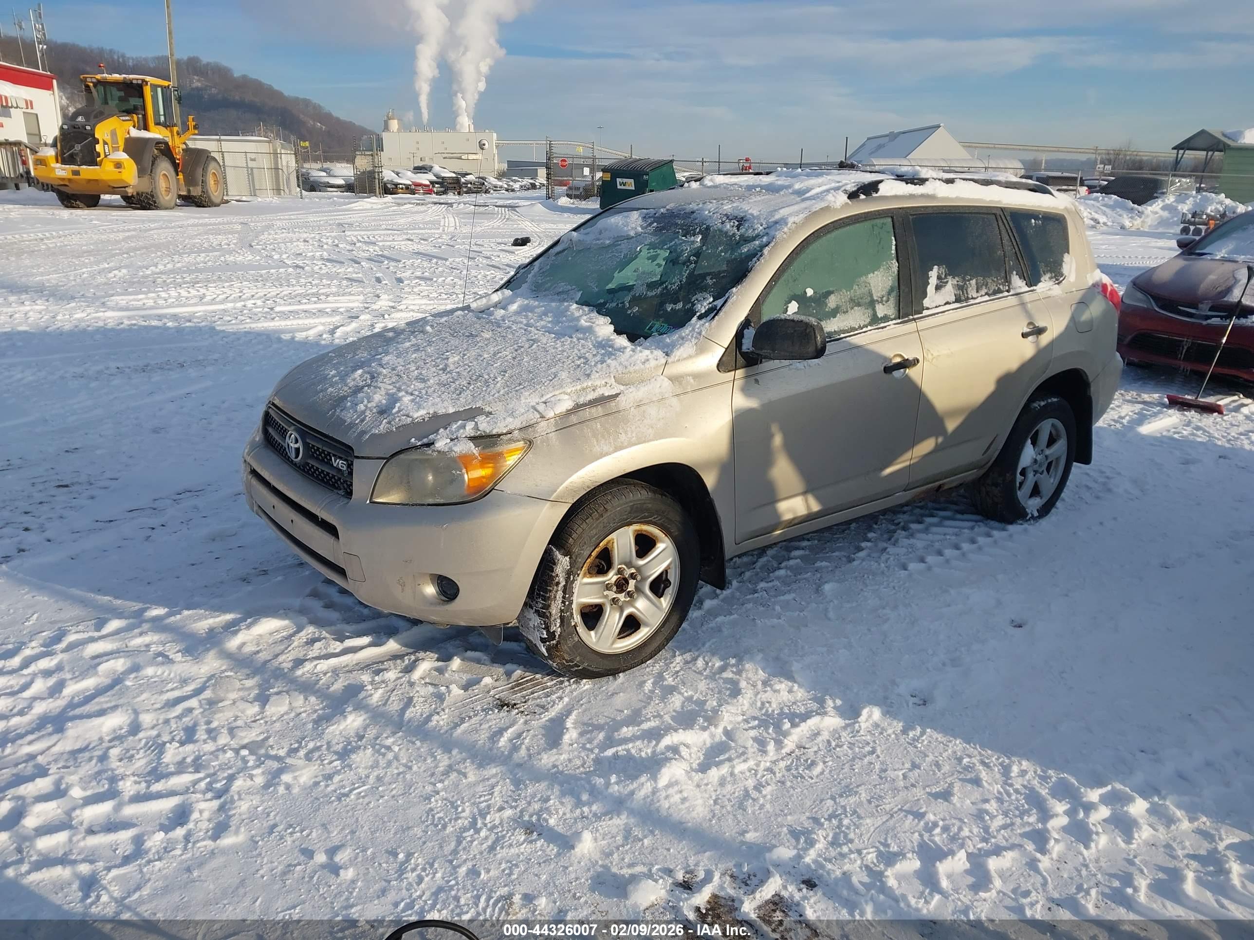 TOYOTA RAV4 image 2