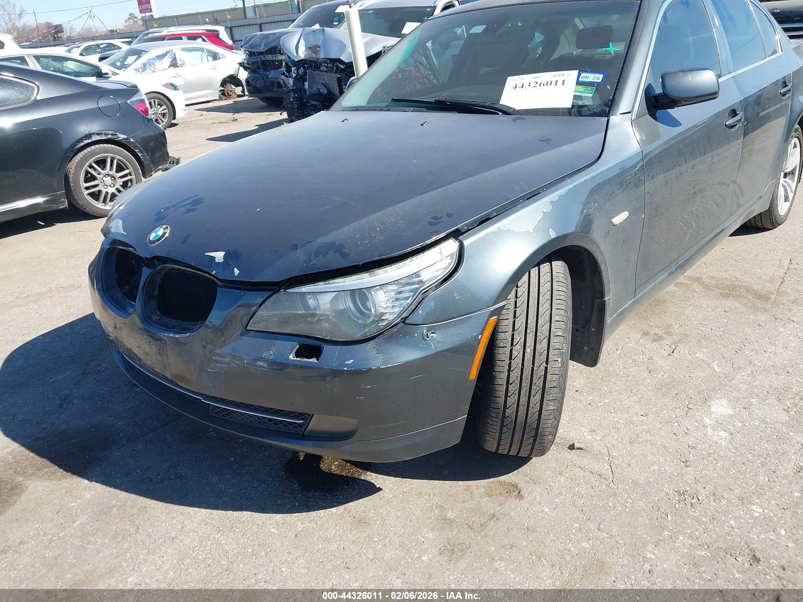 BMW 528I image 6
