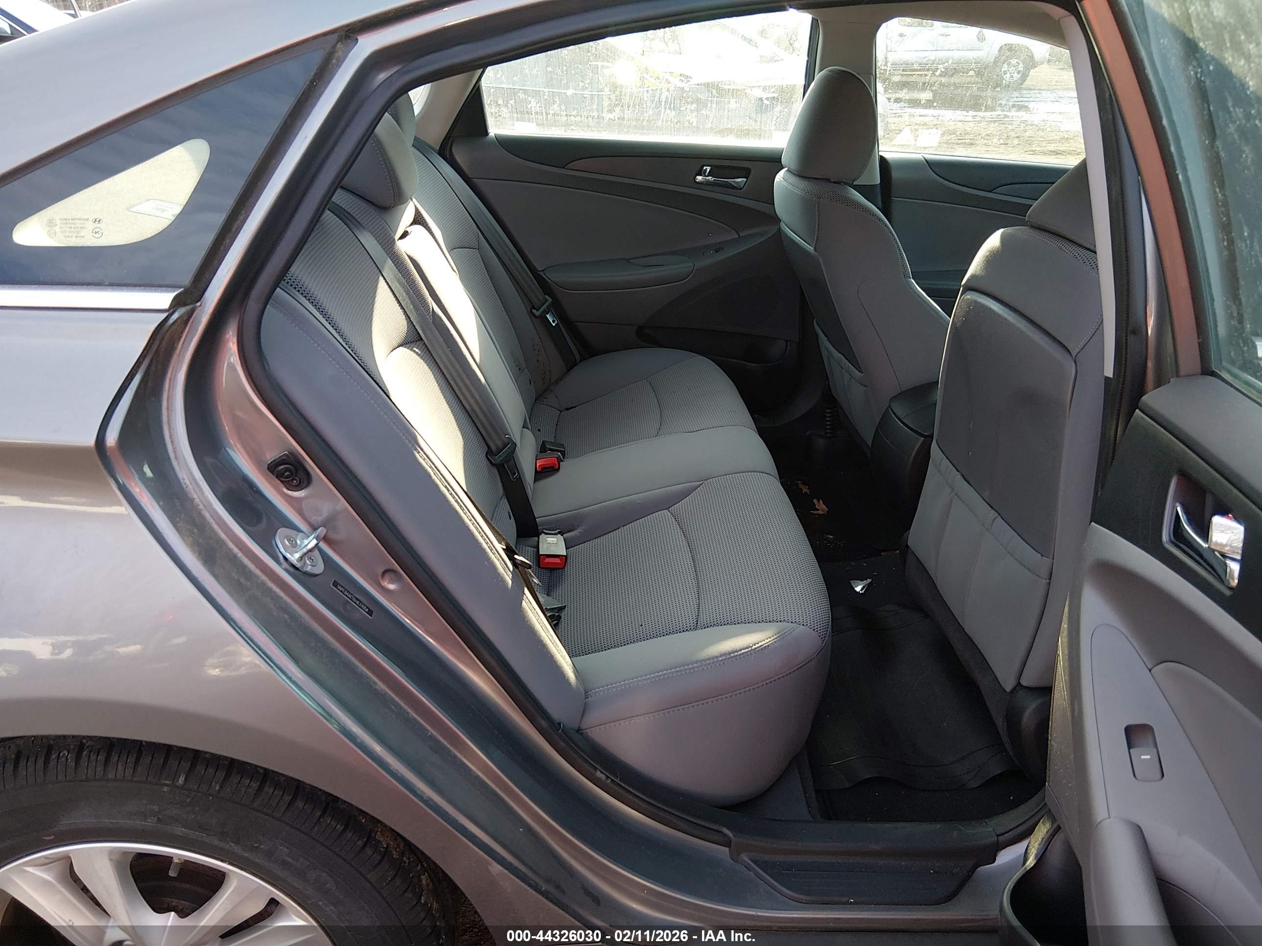 HYUNDAI SONATA image 8