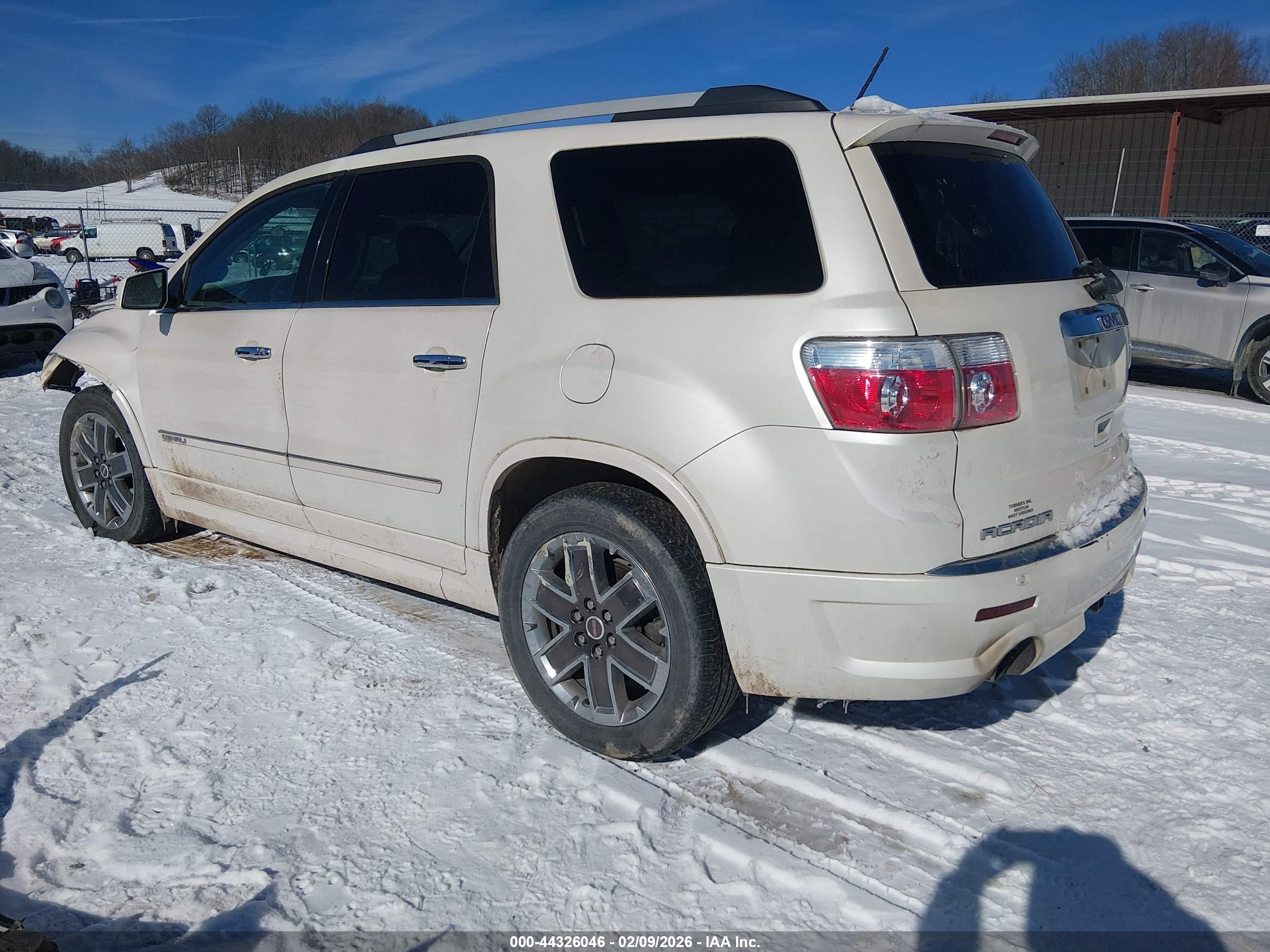 GMC ACADIA image 3