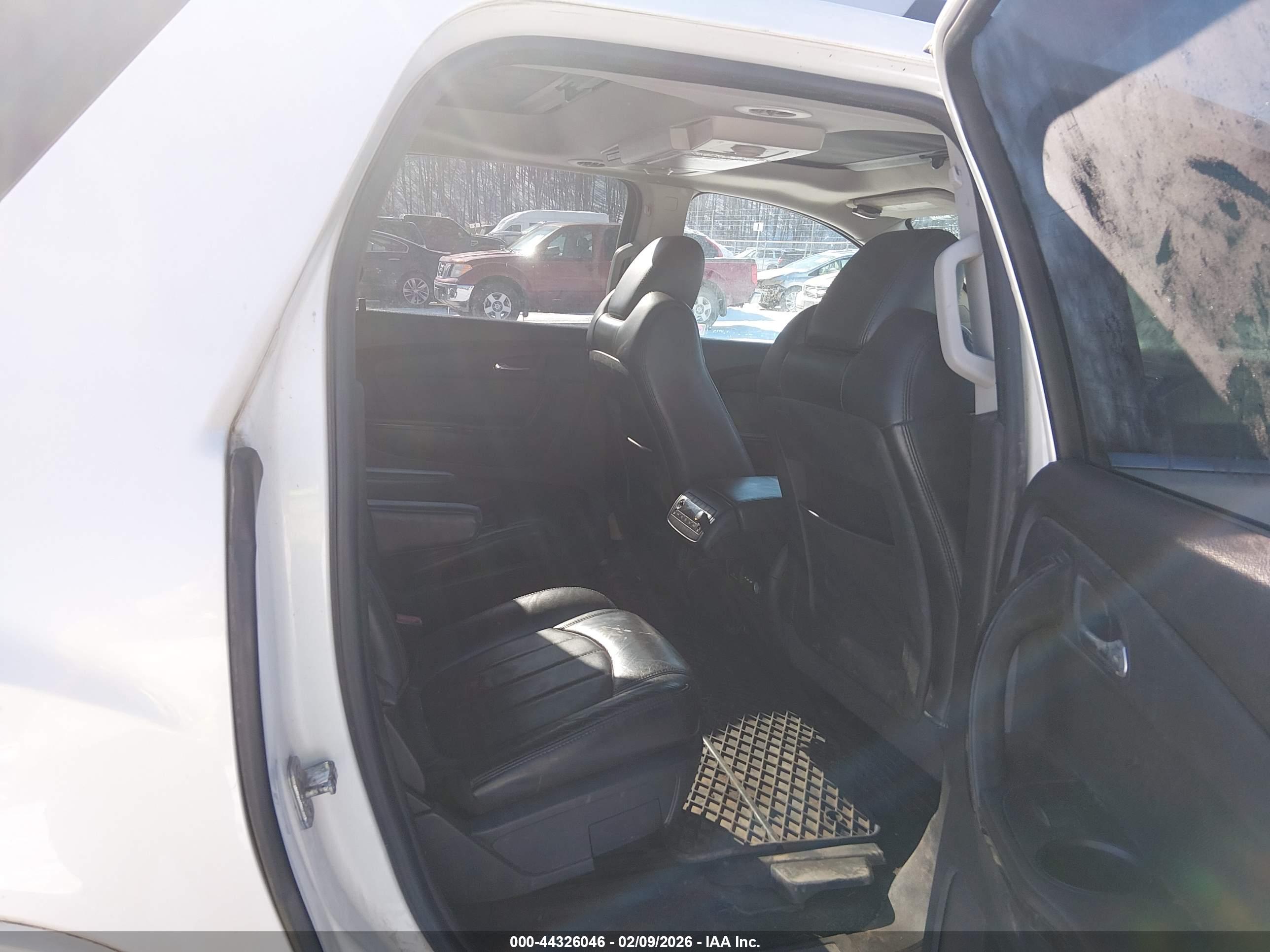 GMC ACADIA image 8