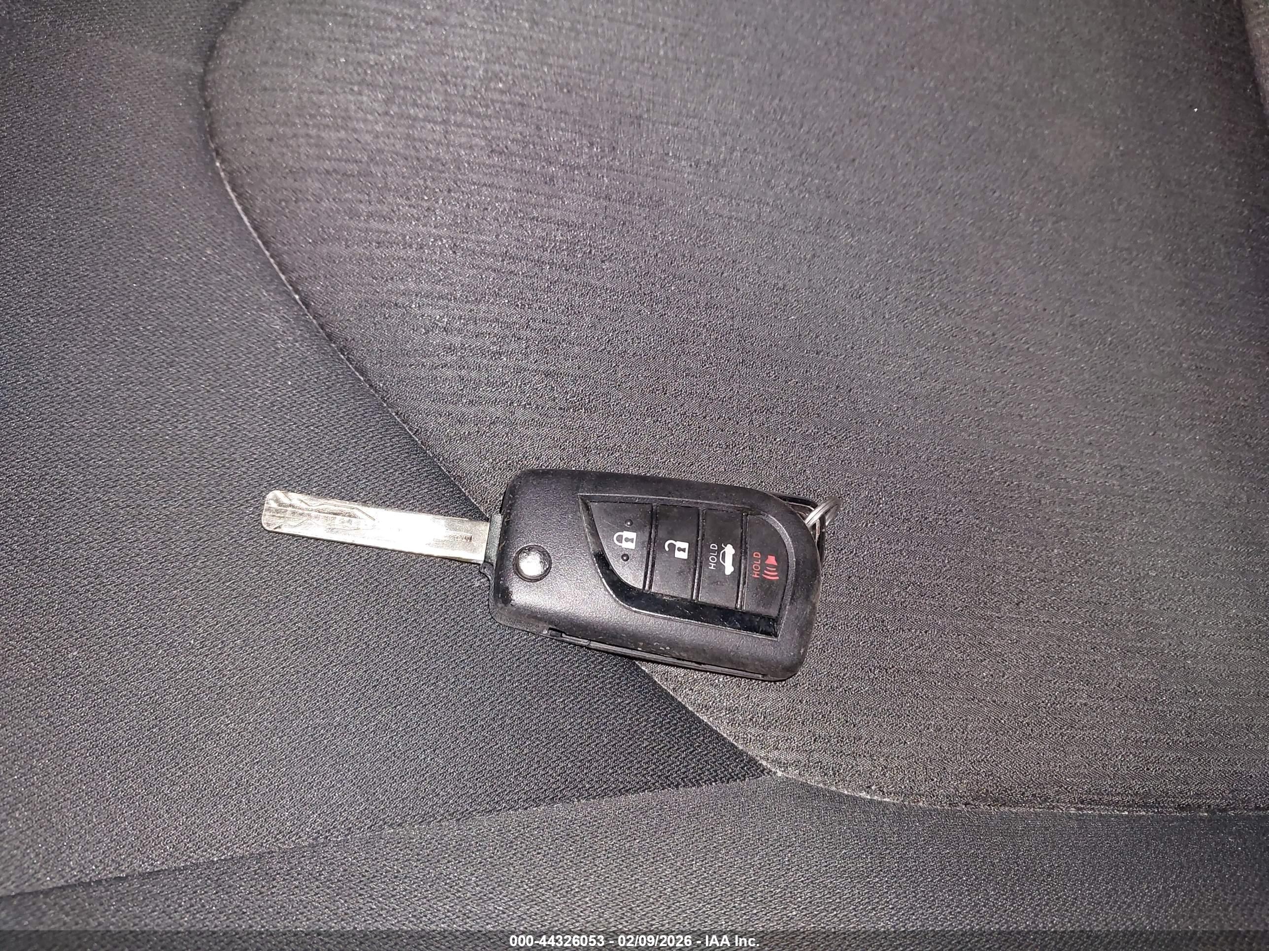 TOYOTA CAMRY image 11