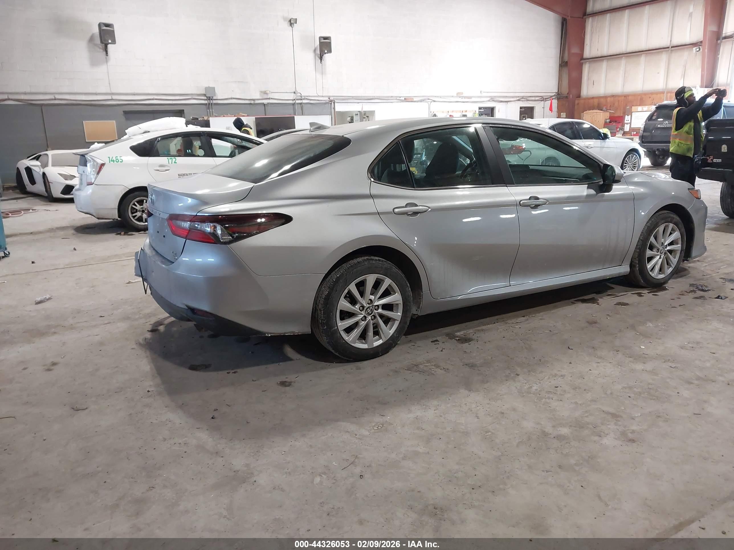 TOYOTA CAMRY image 4