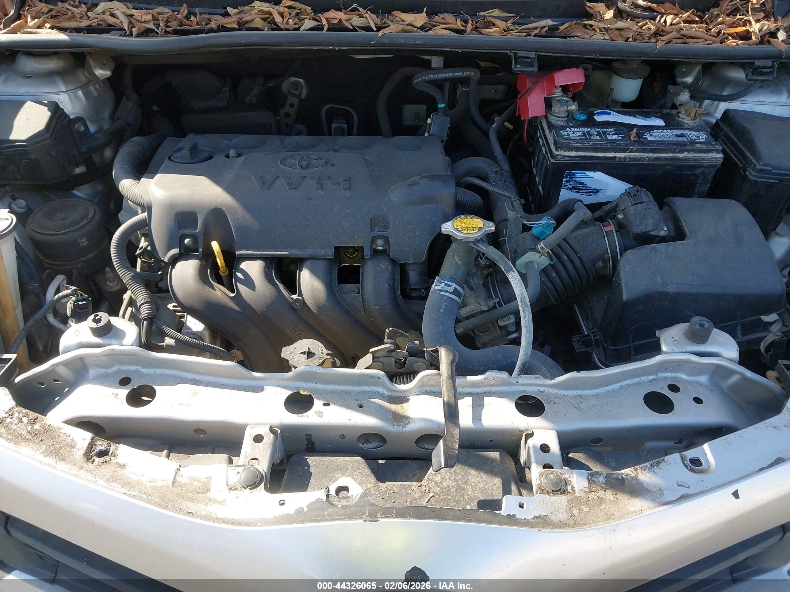 TOYOTA YARIS image 10