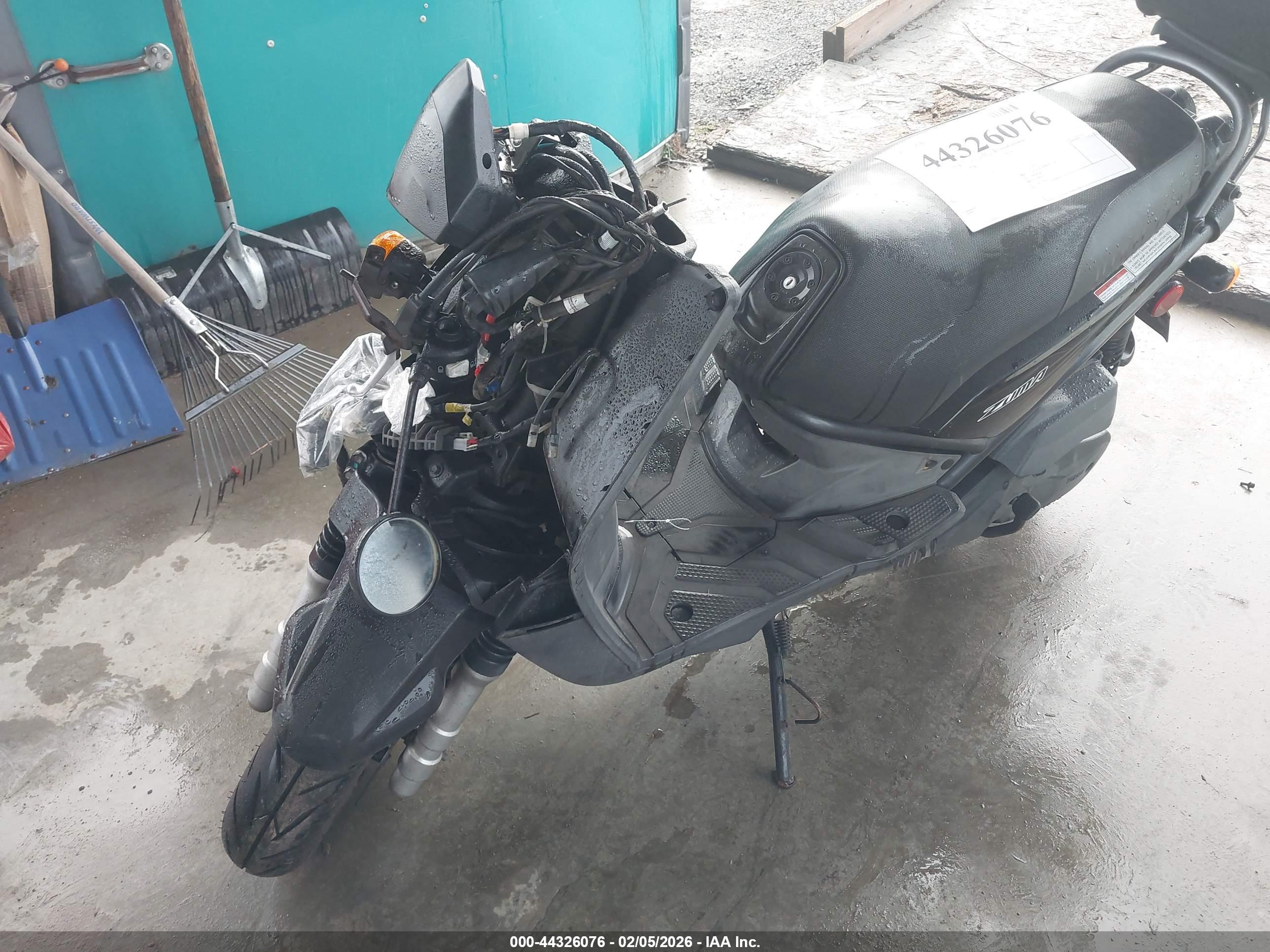 YAMAHA YW125 image 2