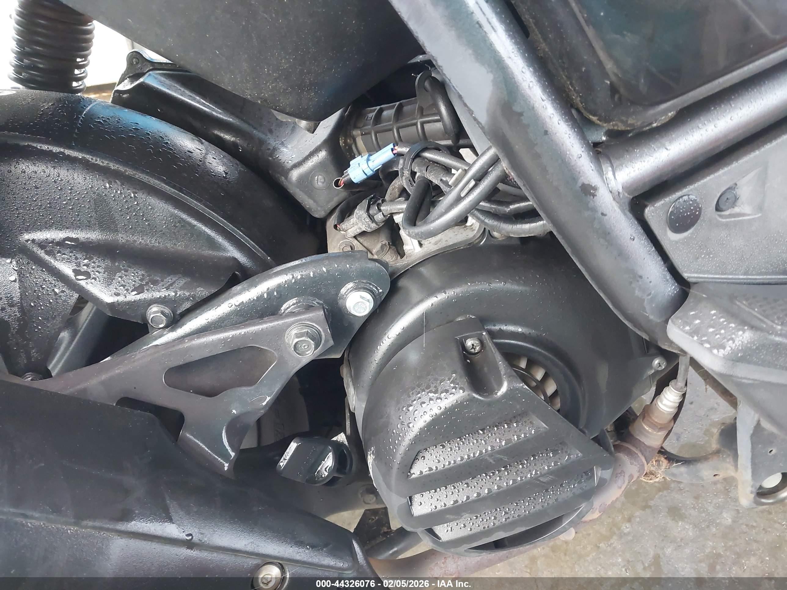 YAMAHA YW125 image 8