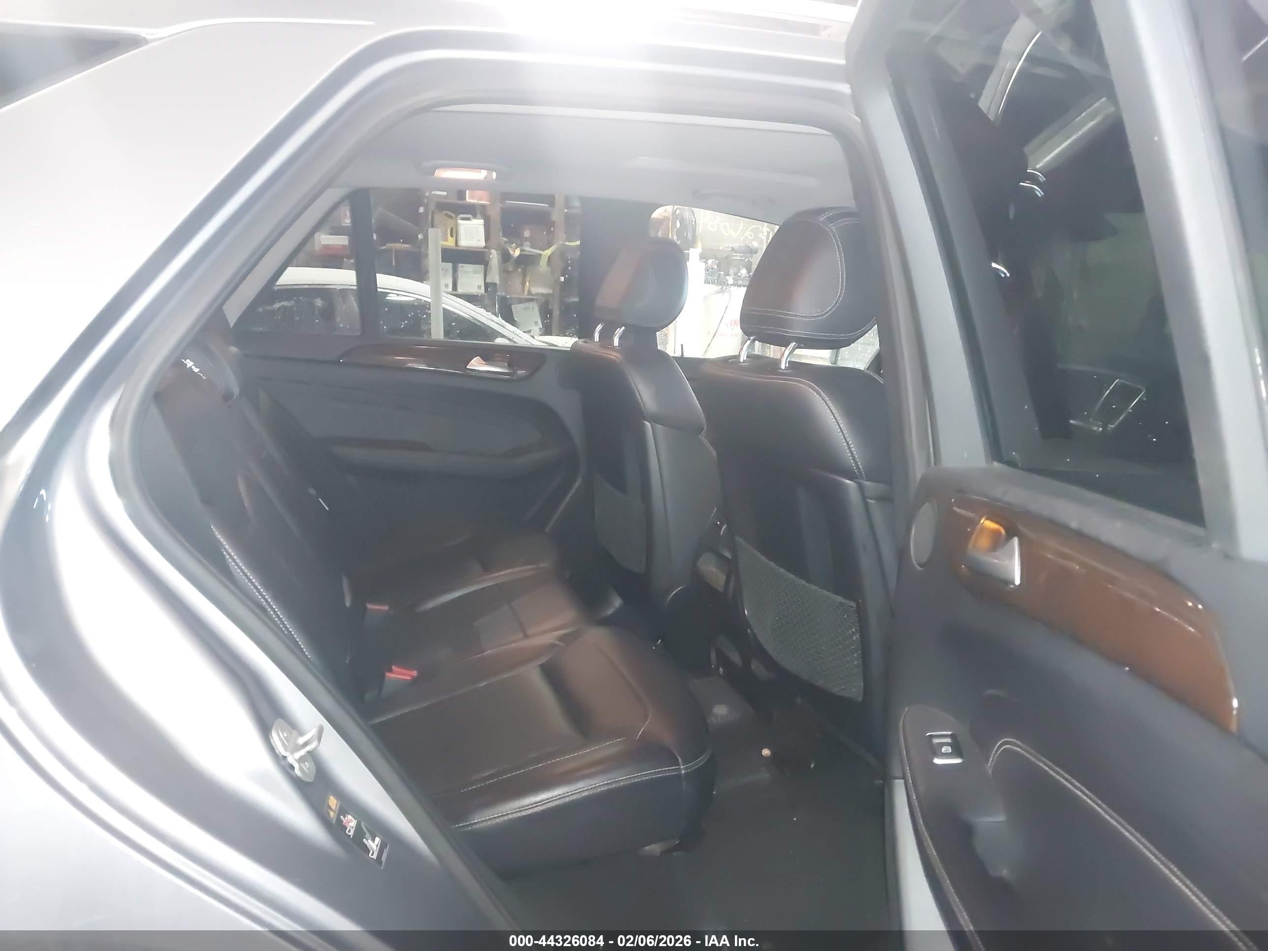 MERCEDES-BENZ ML image 8