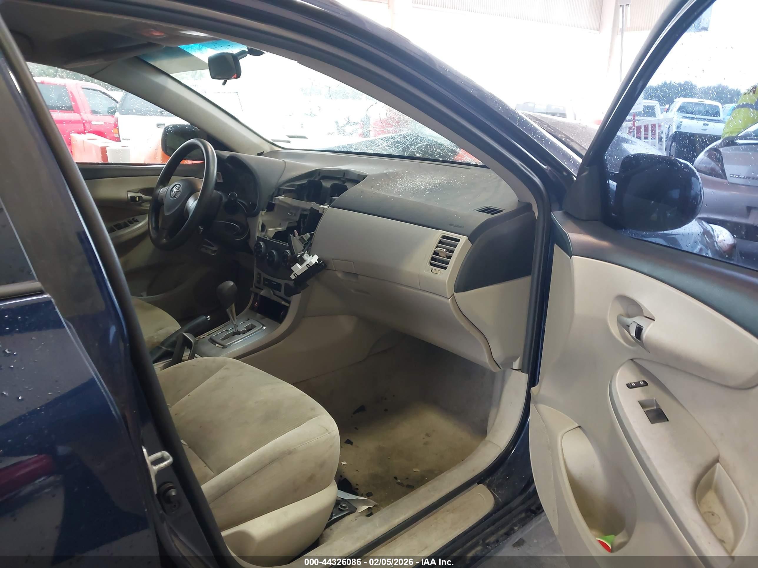 TOYOTA COROLLA image 5