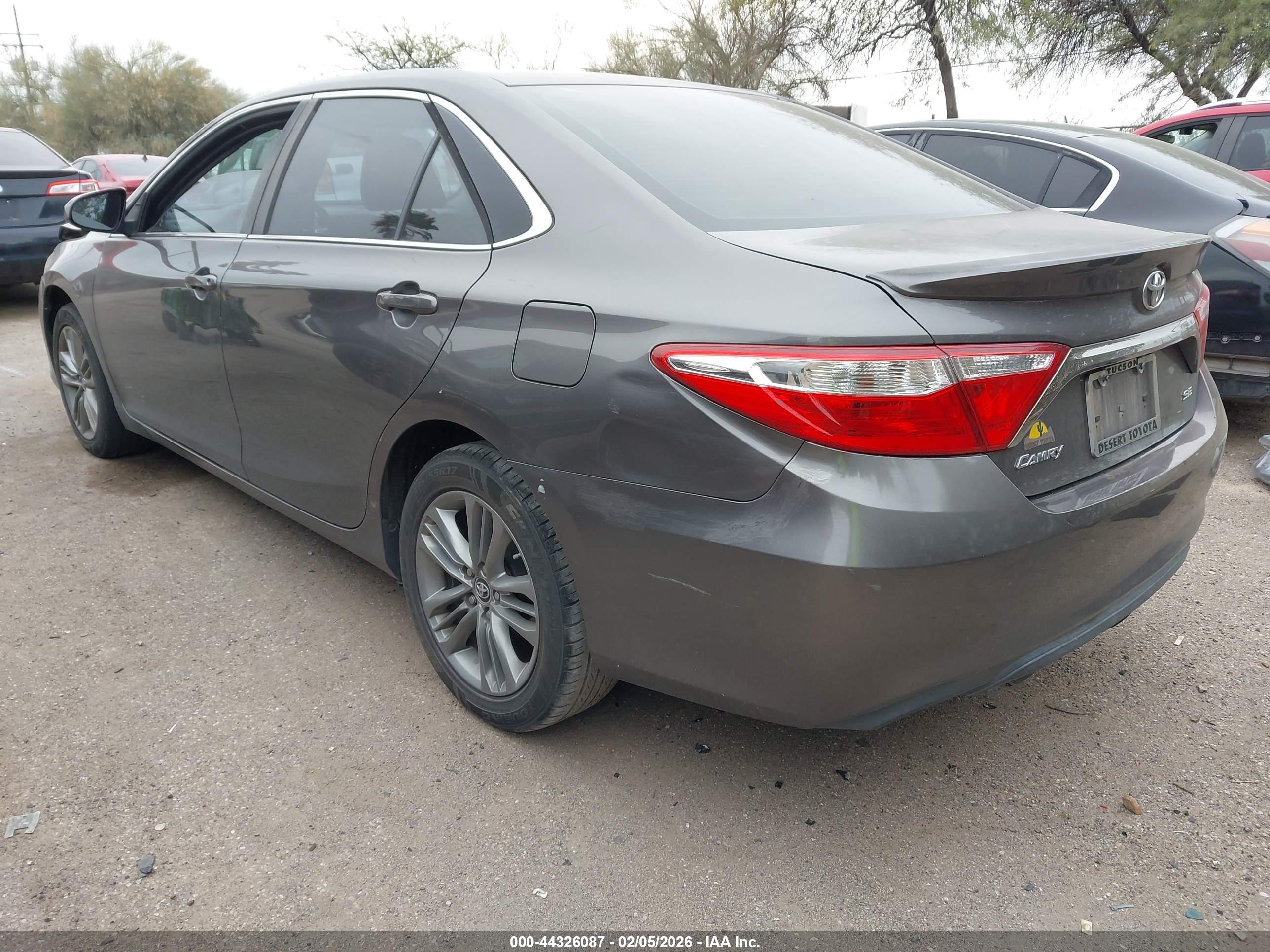 TOYOTA CAMRY image 3
