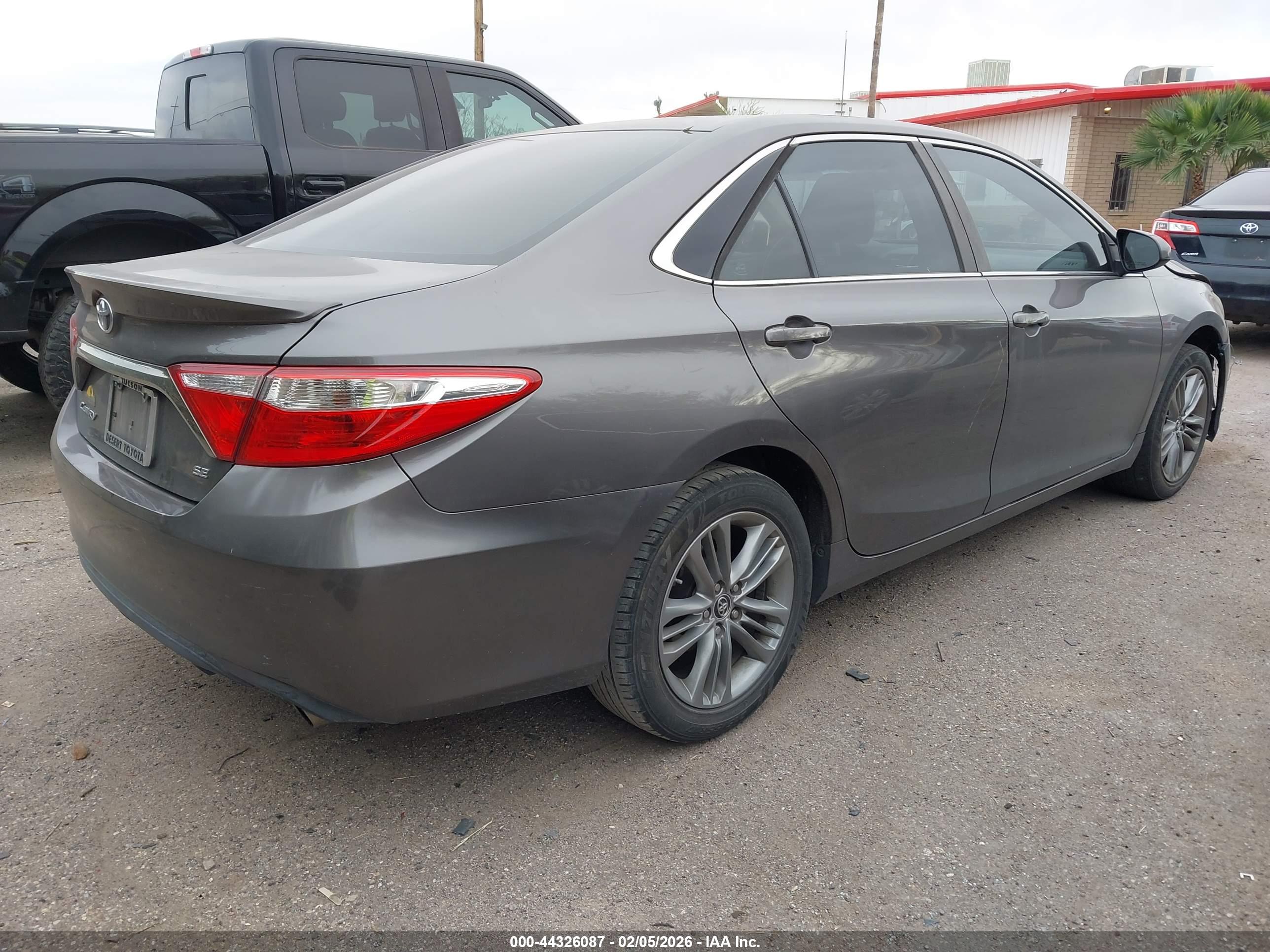 TOYOTA CAMRY image 4