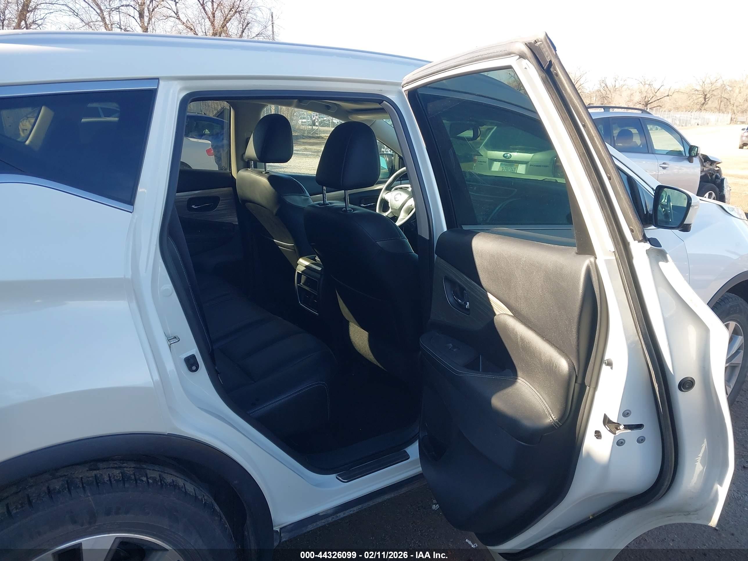 NISSAN MURANO image 8