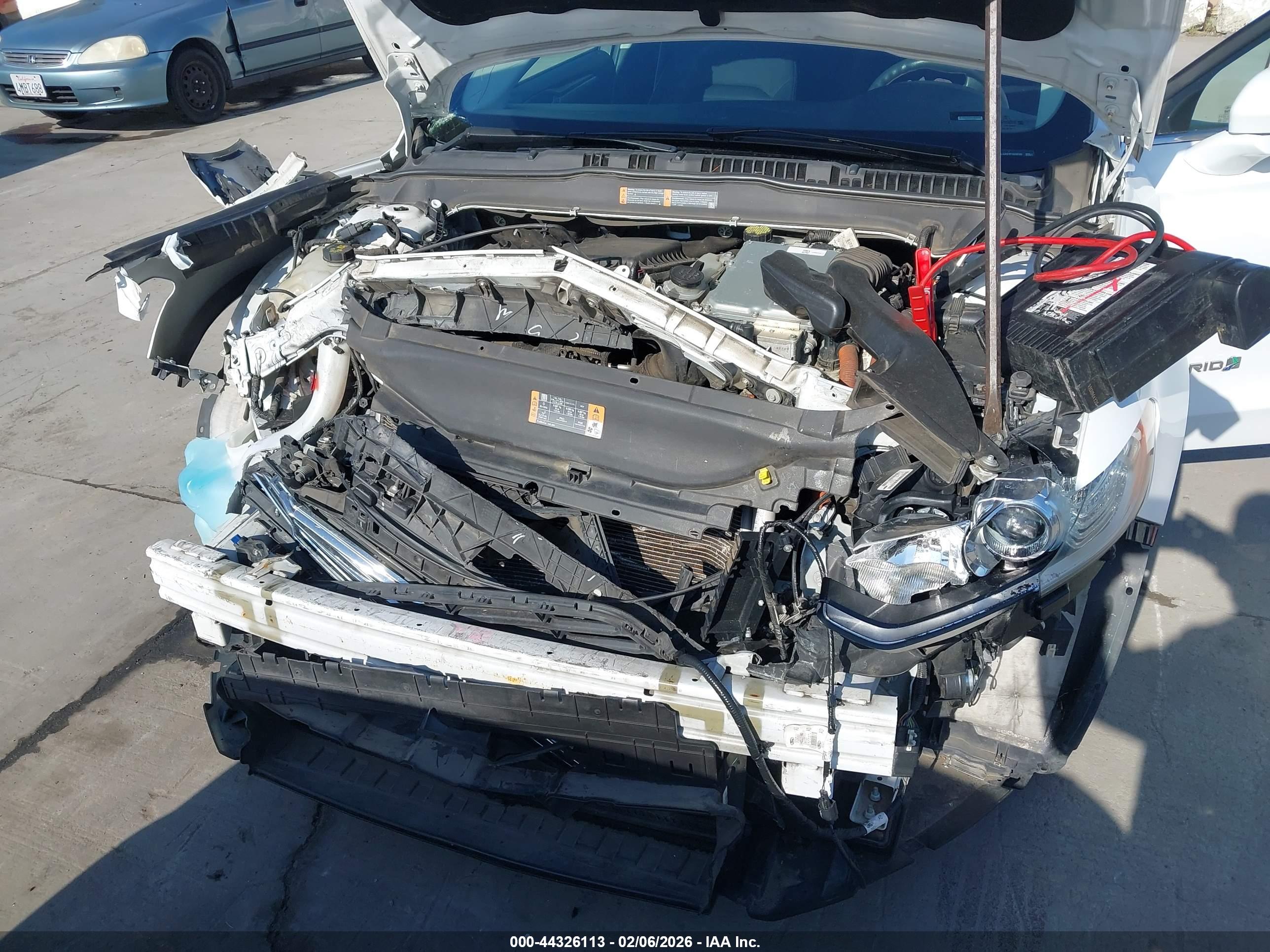 FORD FUSION image 6