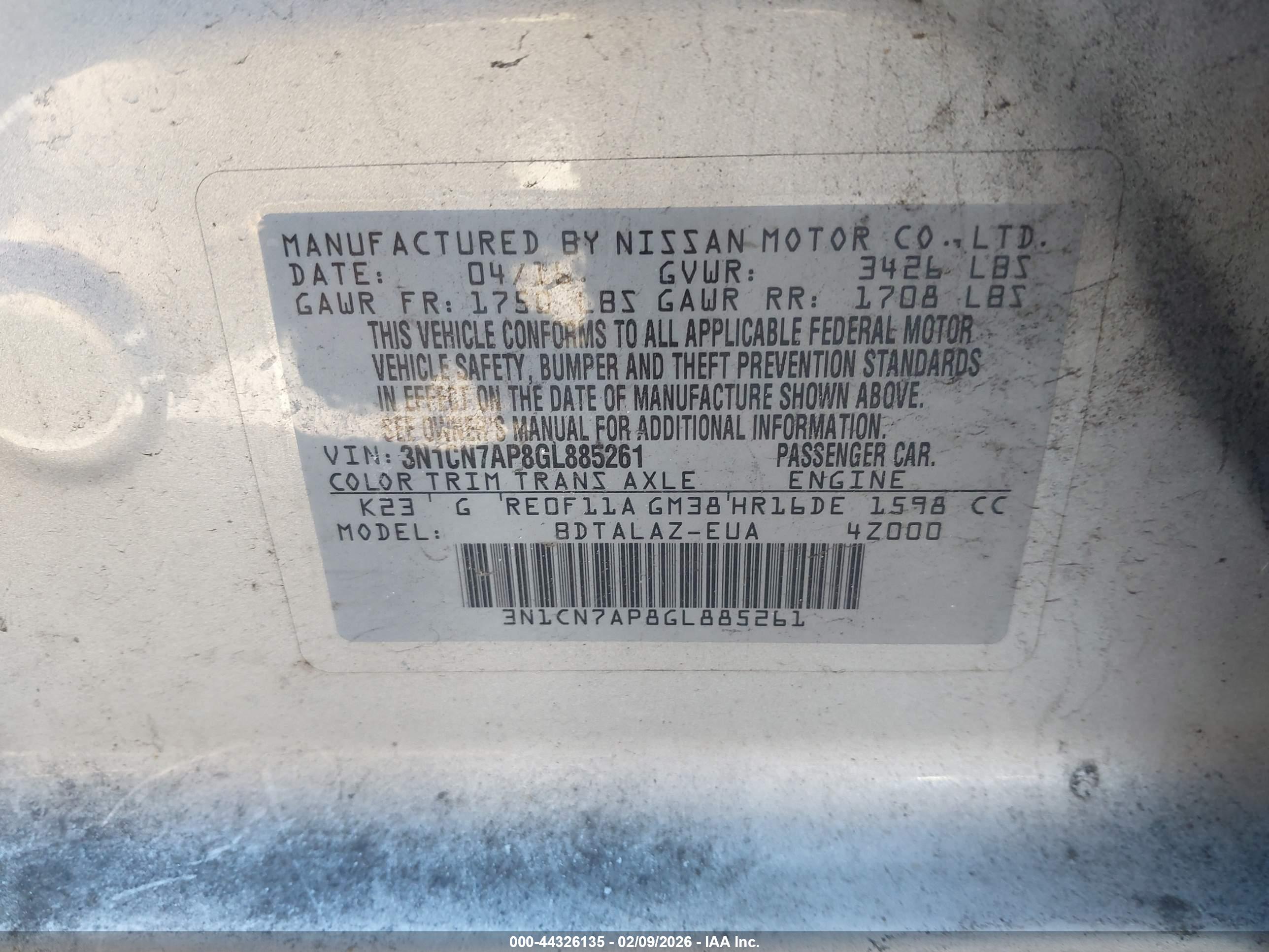 NISSAN VERSA image 9