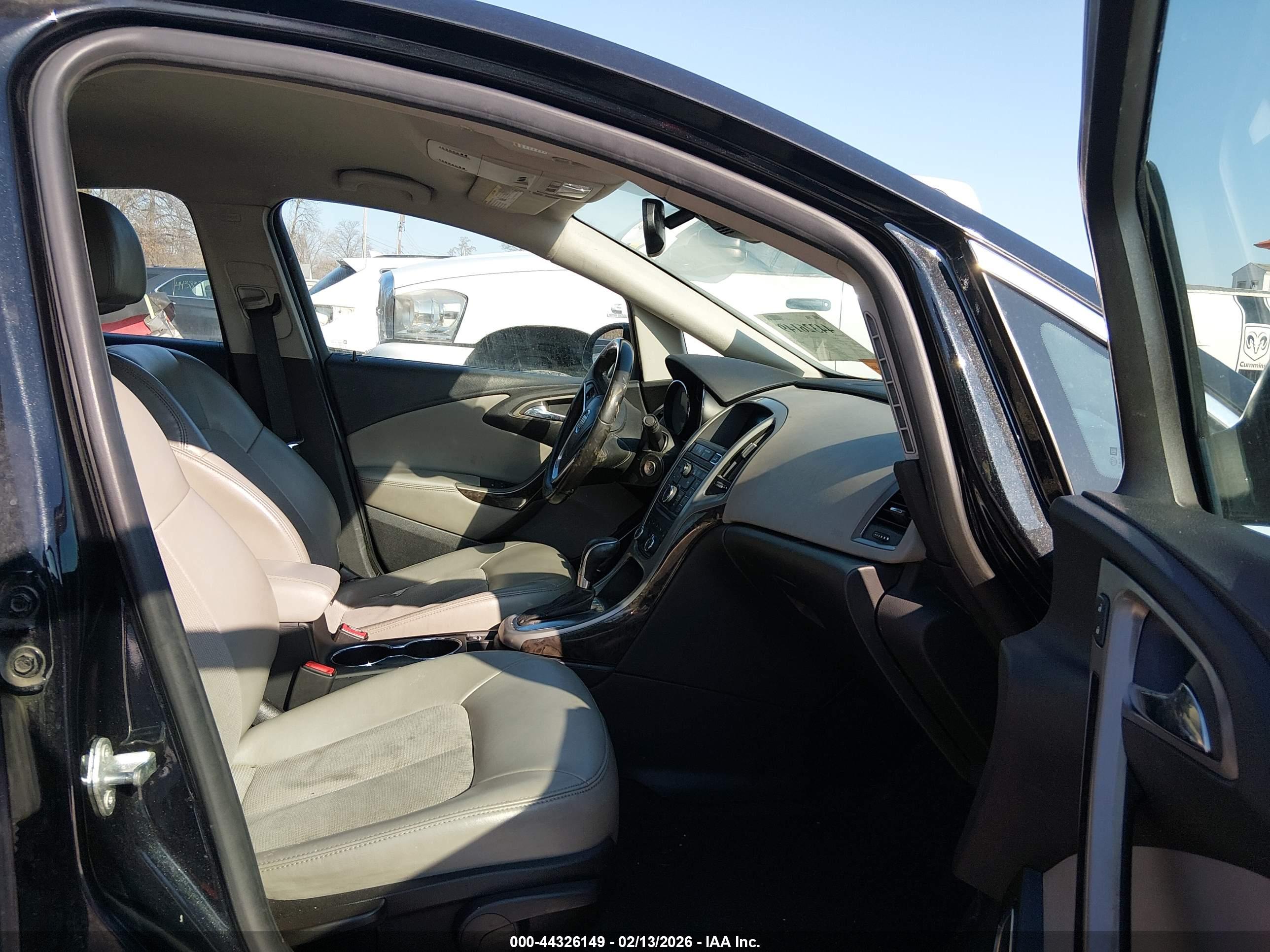 BUICK VERANO image 5