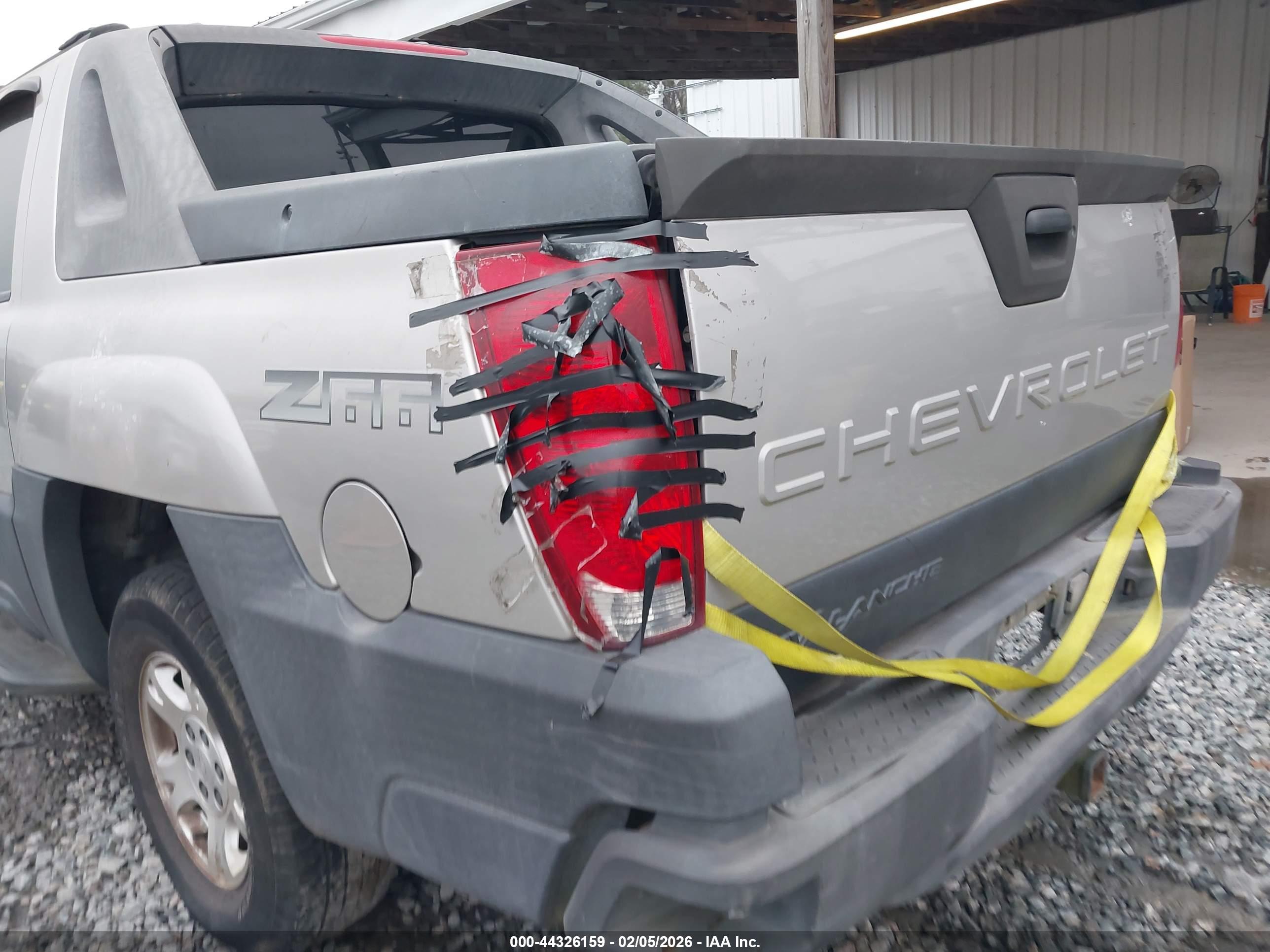 CHEVROLET AVALANCHE image 6
