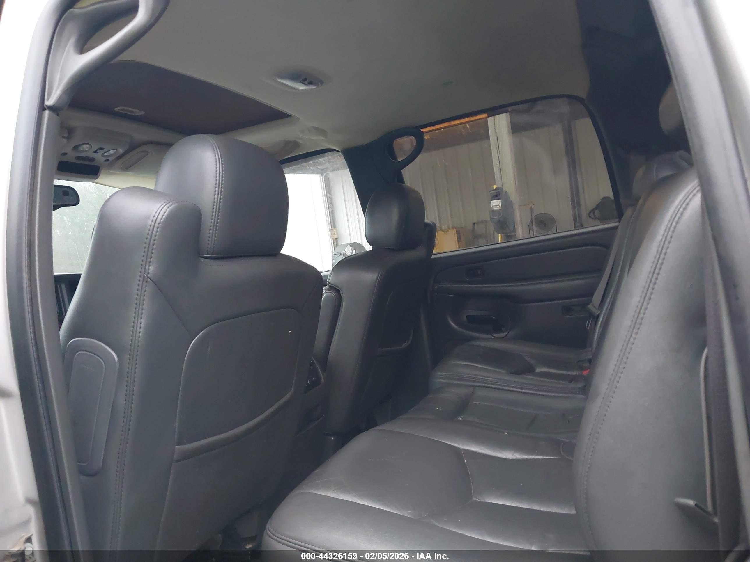 CHEVROLET AVALANCHE image 8