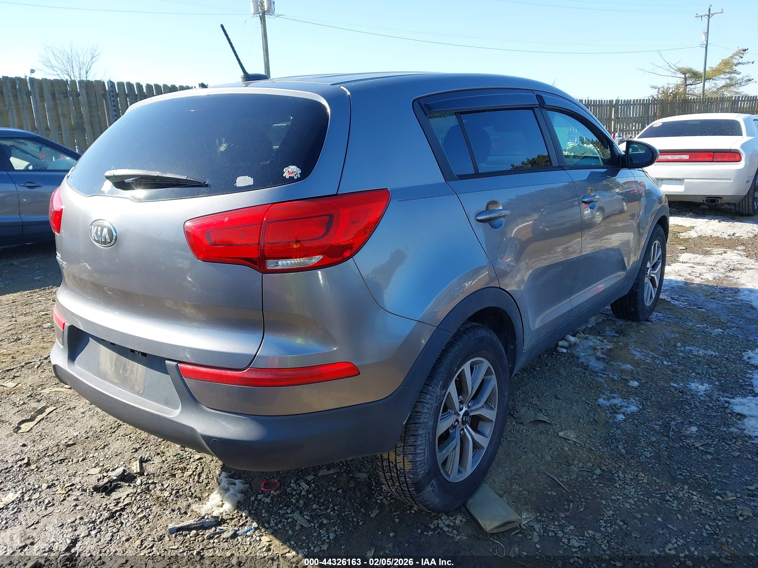 KIA SPORTAGE image 4