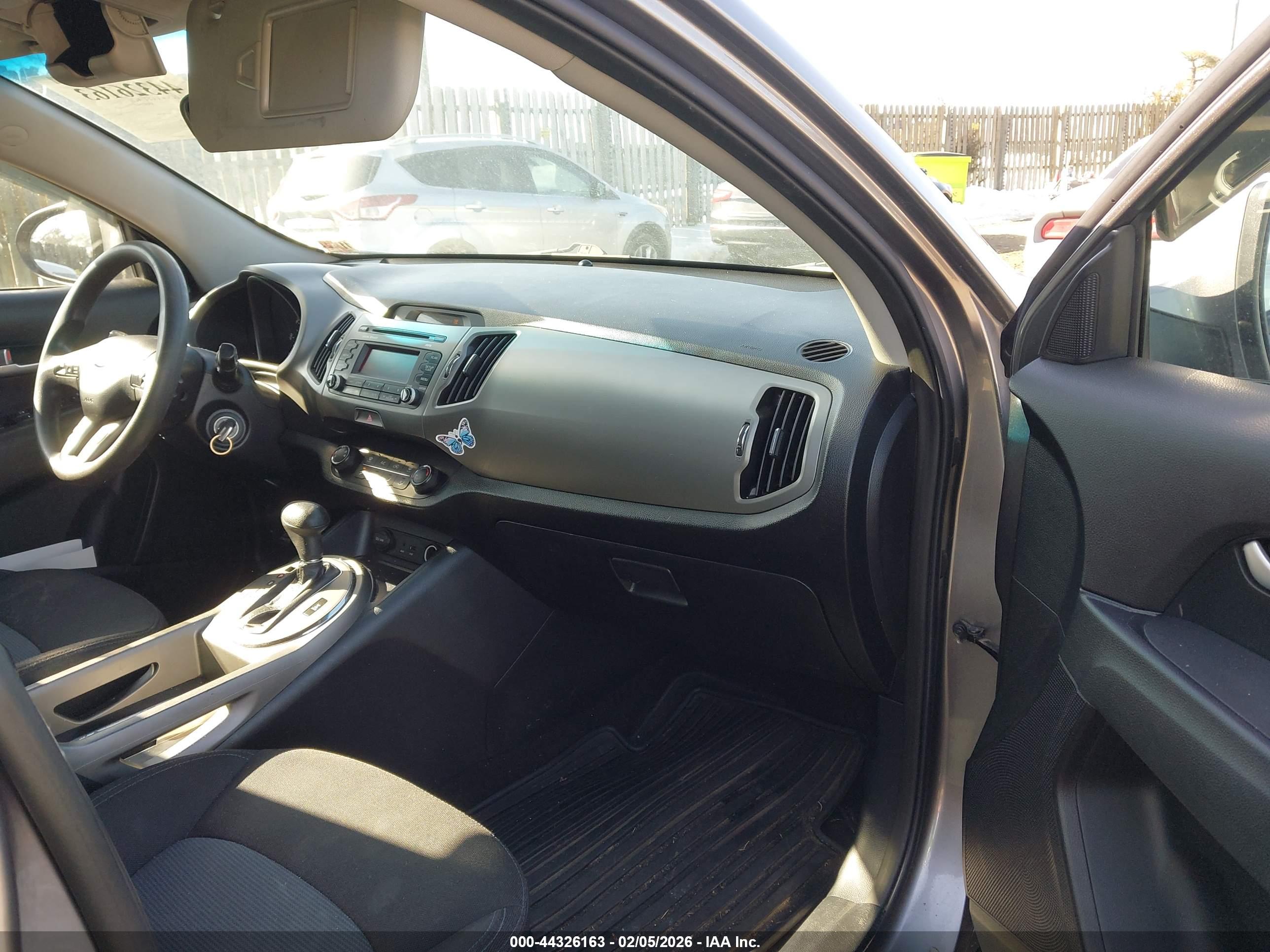 KIA SPORTAGE image 5