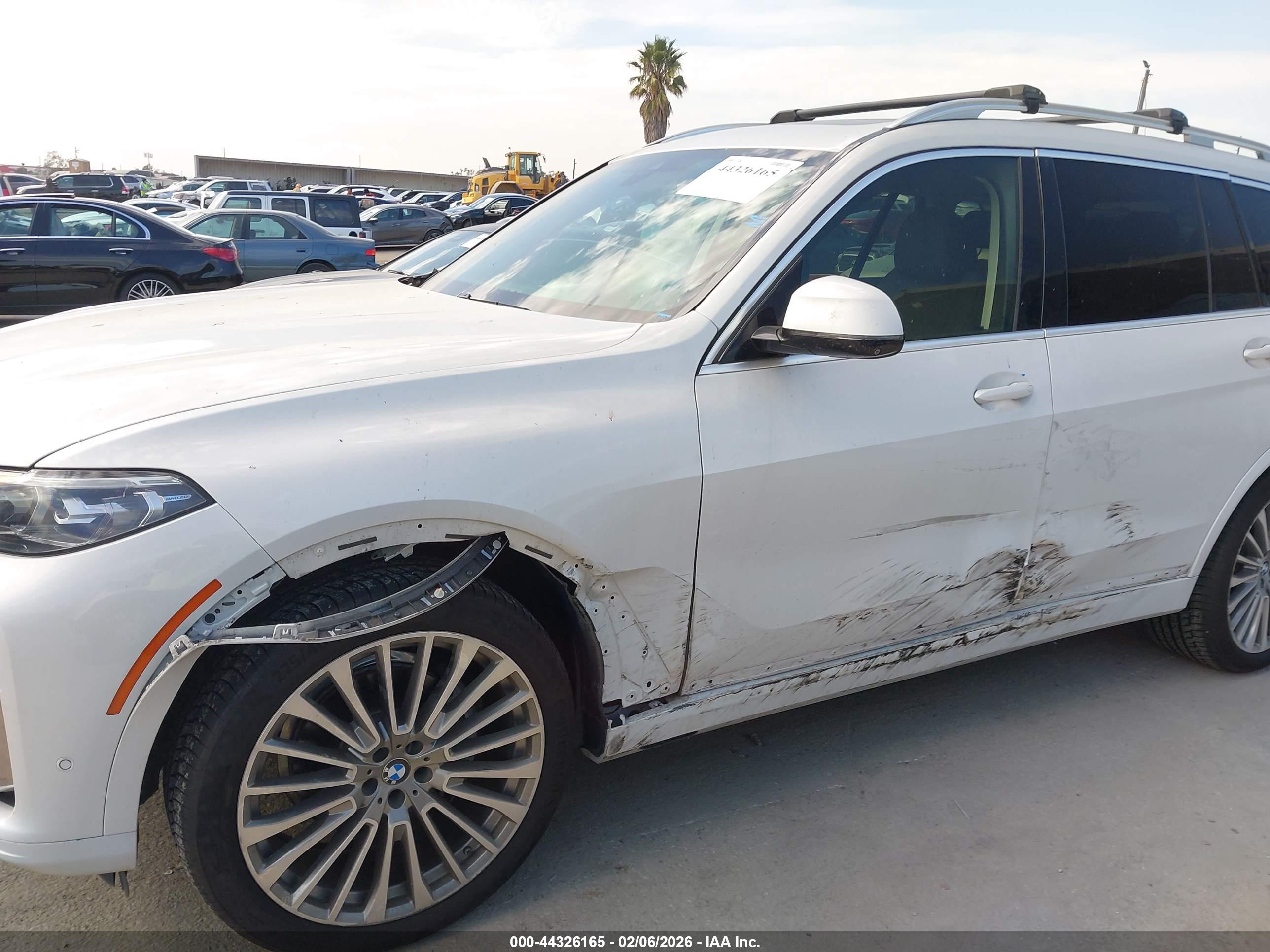 BMW X7 image 6