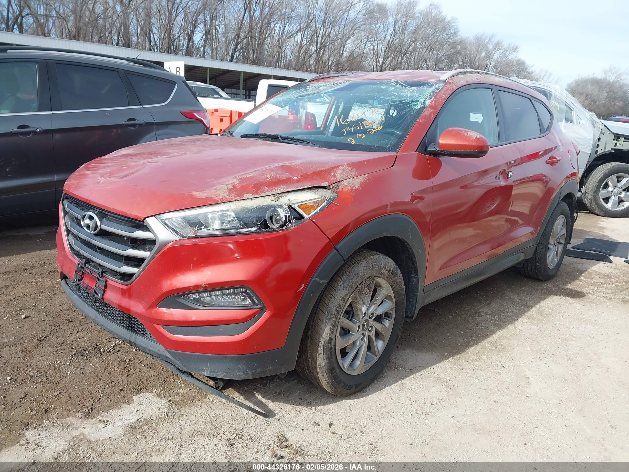 HYUNDAI TUCSON image 2