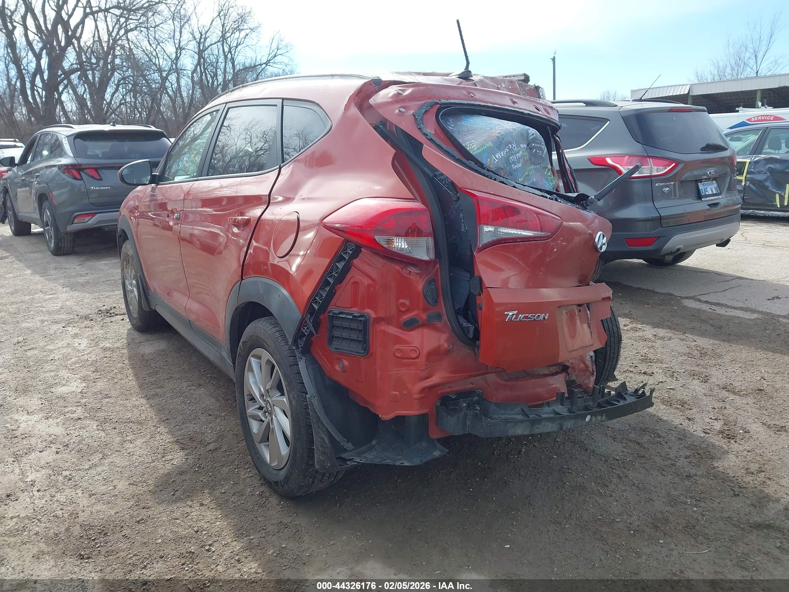 HYUNDAI TUCSON image 3
