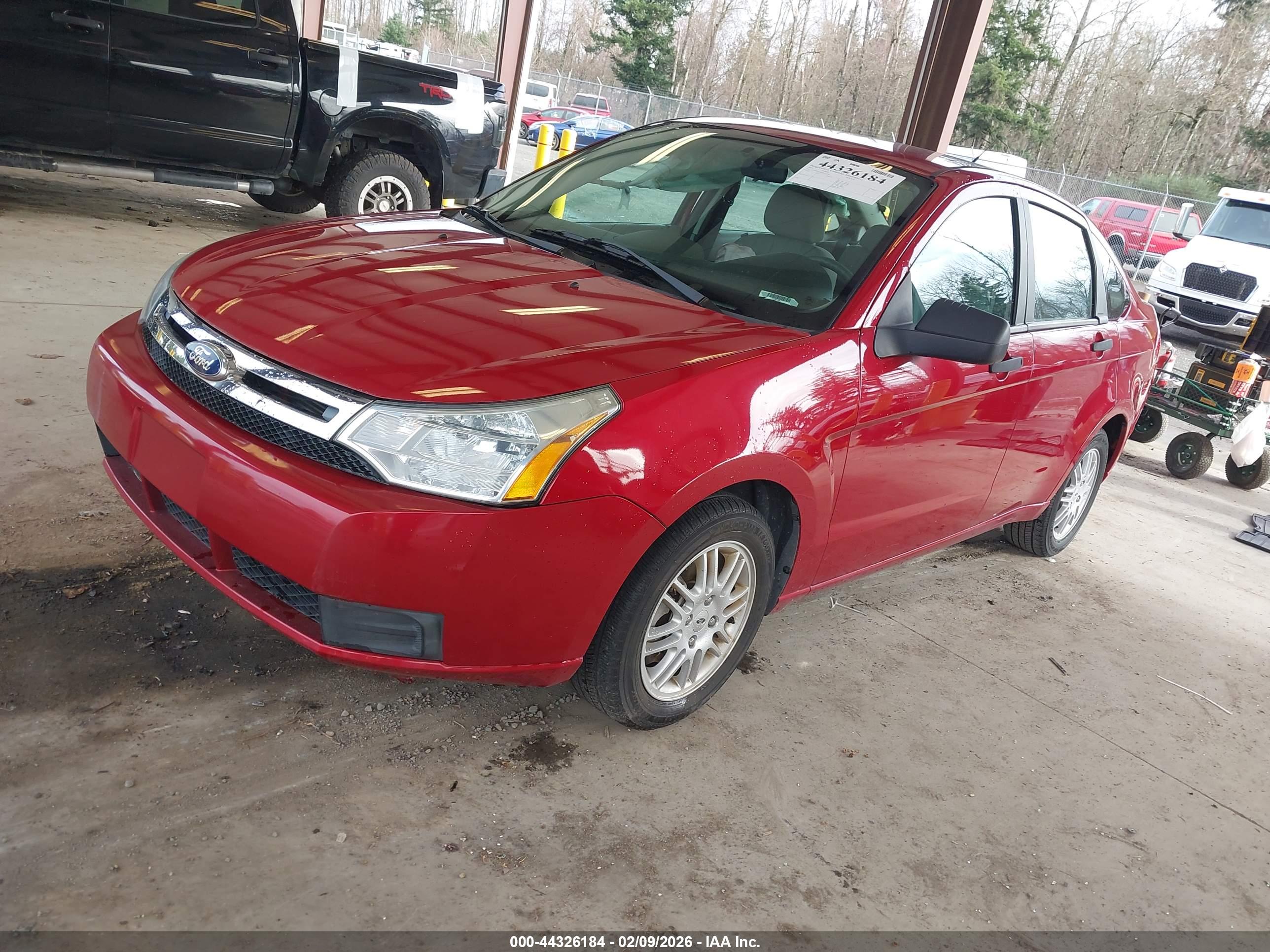 FORD FOCUS image 2